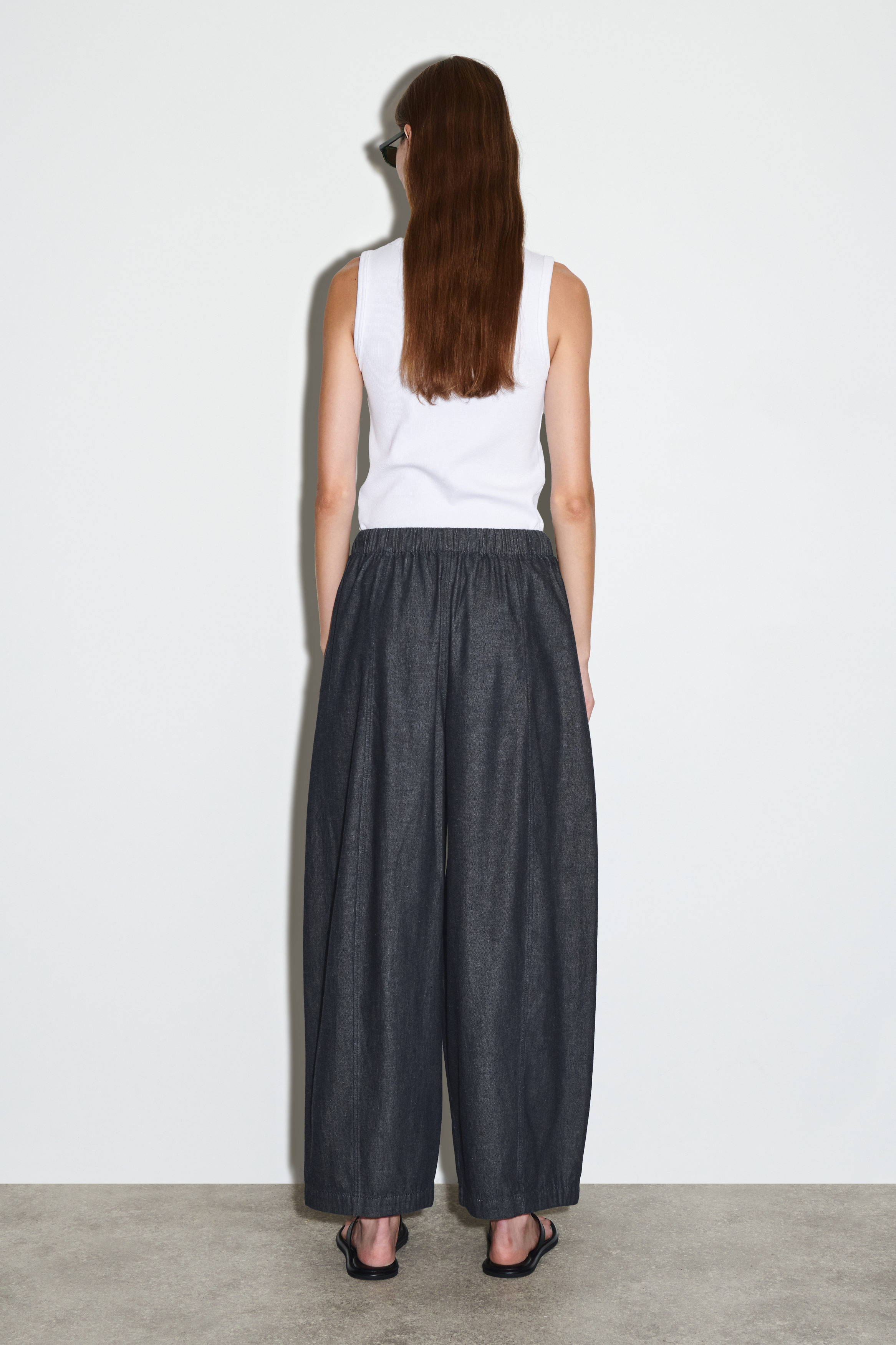 BARREL-LEG DENIM DRAWSTRING PANTS - DARK BLUE | COS US