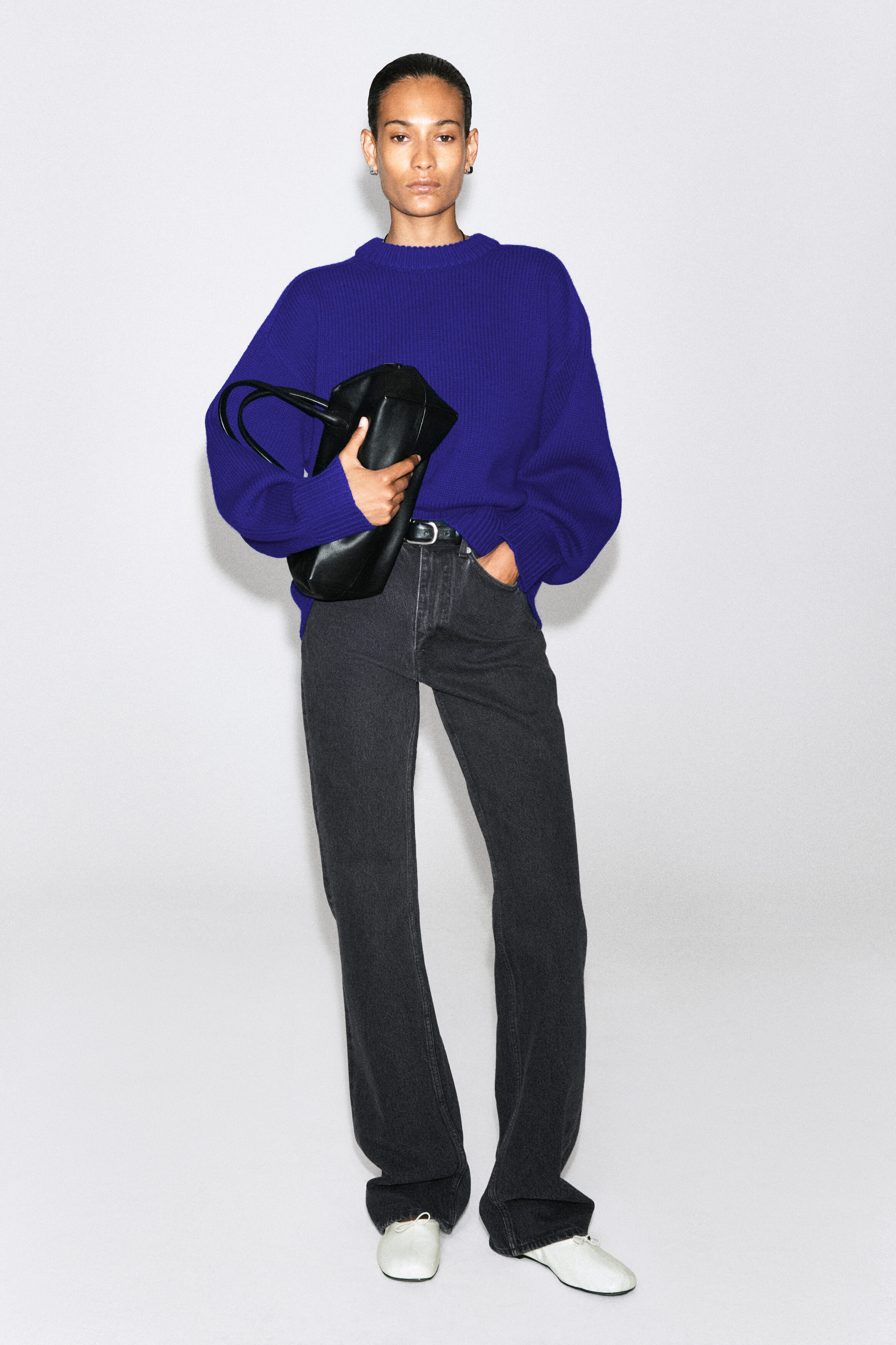ROUNDED WOOL CREW-NECK SWEATER - thumbnail 8