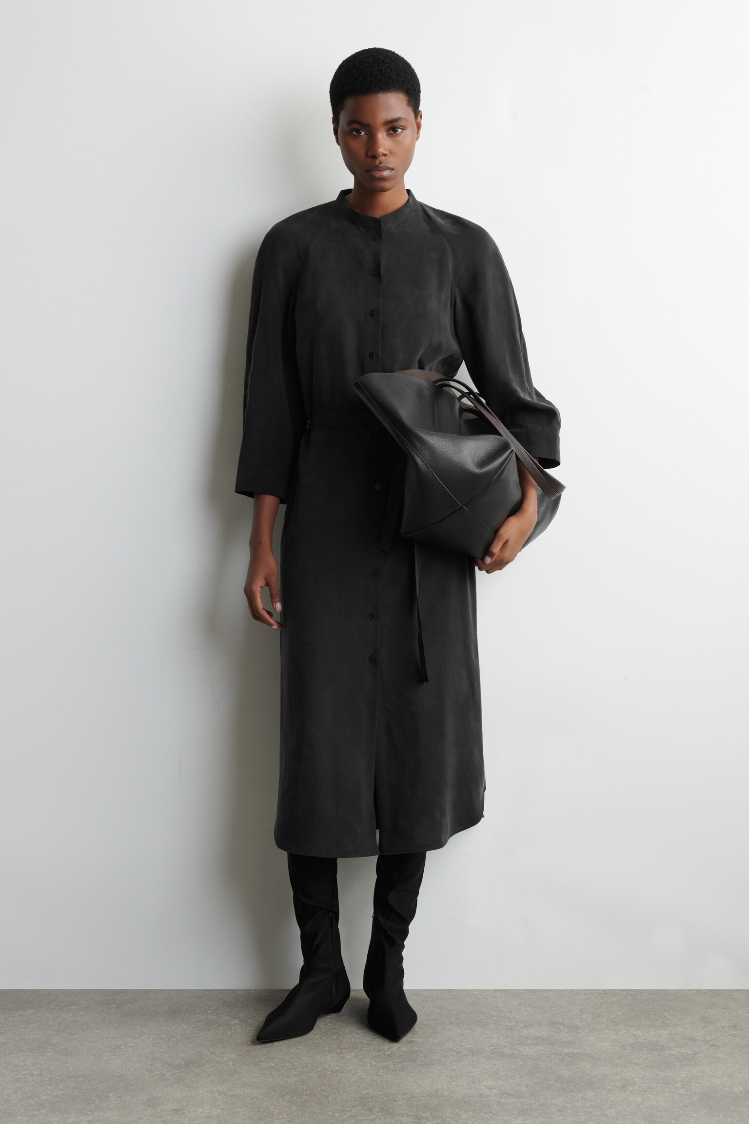 ROBE-CHEMISE MIDI CEINTURÉE SANS COL - NOIR - 3