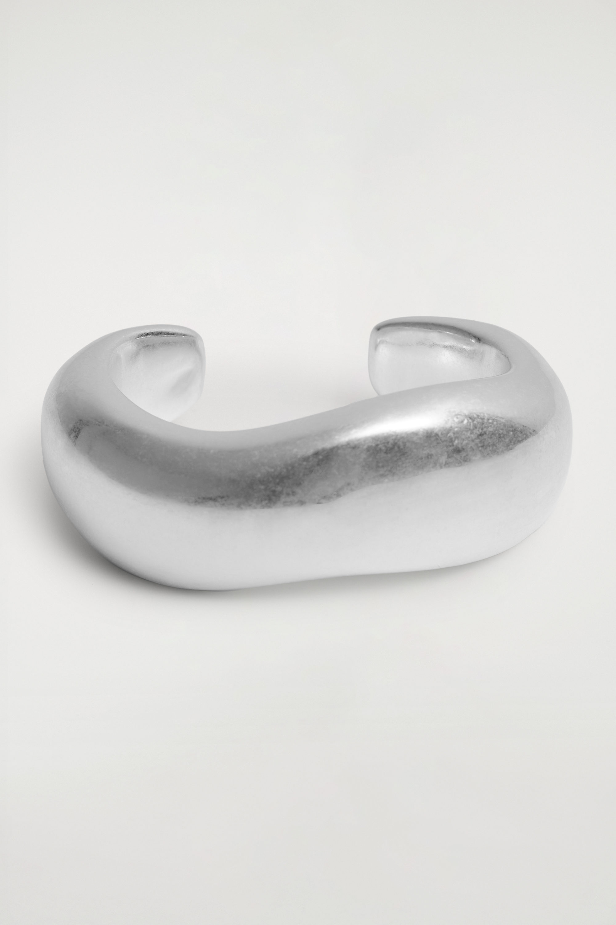 ▫️訳あり価格▫️美品Volume curve bangle セール】ニュアンスカーブ バングル/おおぶりバングル（バングル