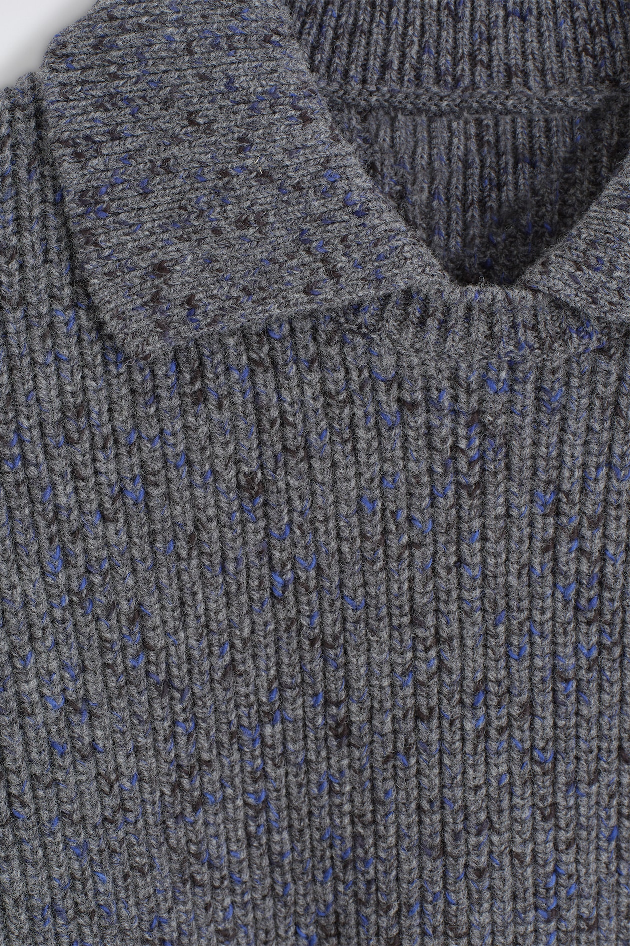 DONEGAL-EFFECT WOOL-COTTON POLO SWEATER — GRAY / COBALT