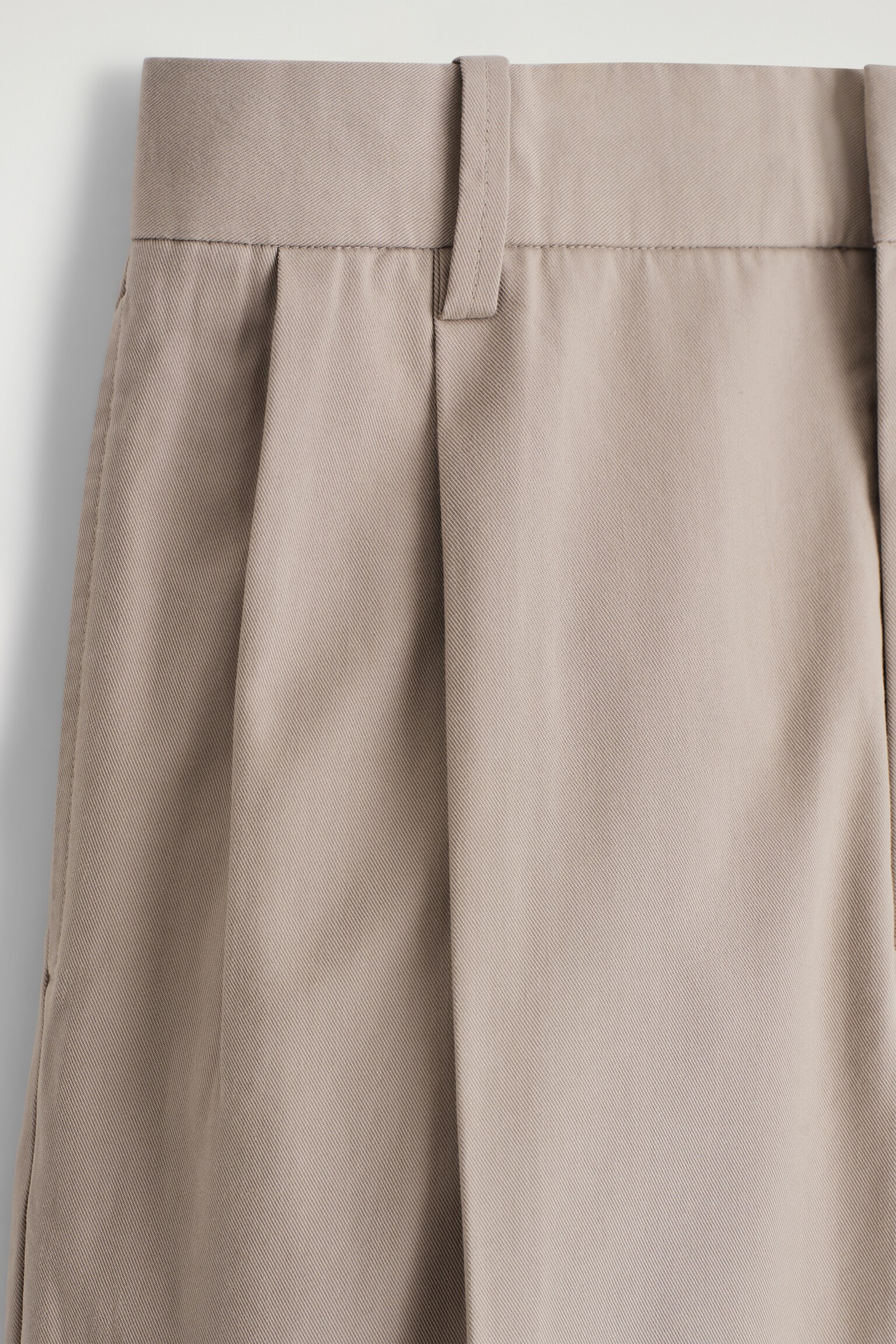 PANTALÓN SARGA DE ALGODÓN PIERNA RECTA CON PINZAS - TOPO/NEGRO/TOPO OSCURO - 5