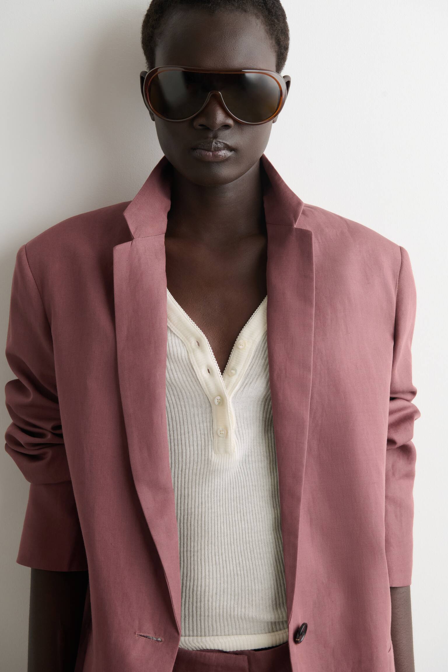 EINREIHIGER BLAZER AUS LEINEN-MIX-BRAUN - 5