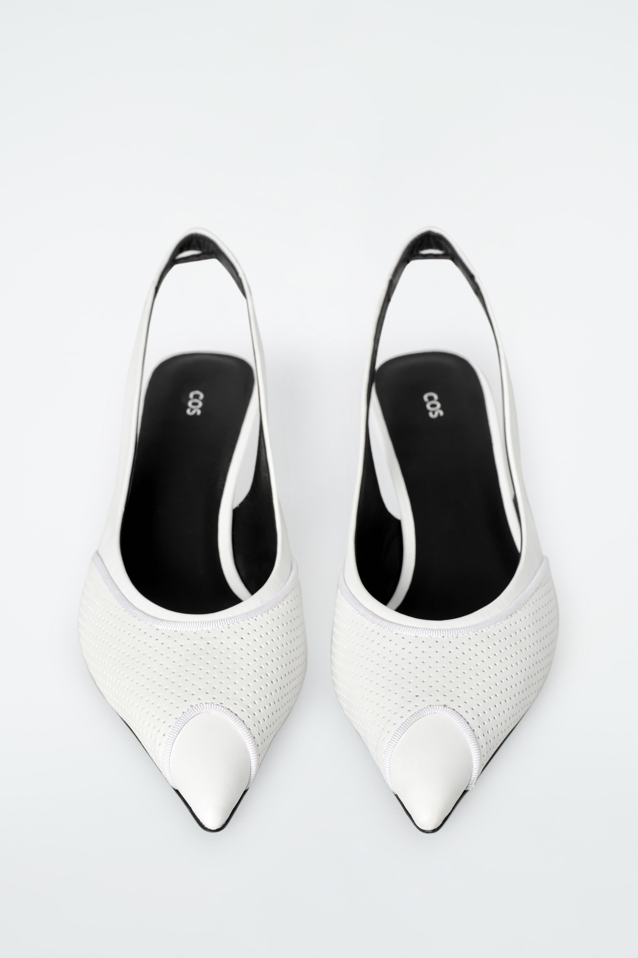 Visualizza immagine più grande: SLINGBACK CON KITTEN HEEL IN PELLE PERFORATA - BIANCO - DONNA | H&M IT 6