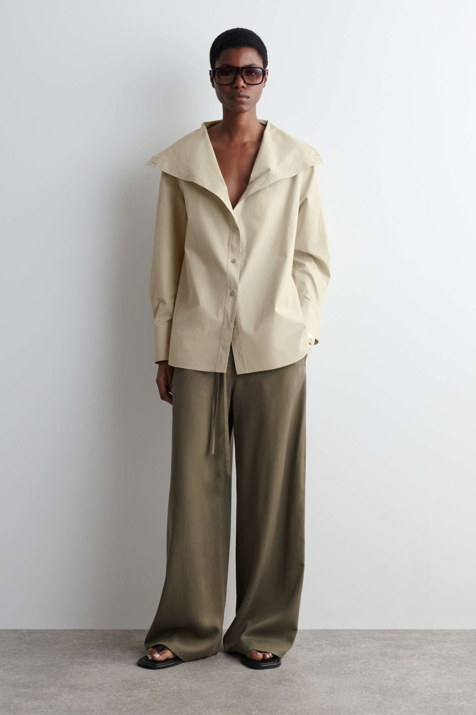 CAMISA CUELLO DE EMBUDO RELAXED FIT - CAQUI - 7