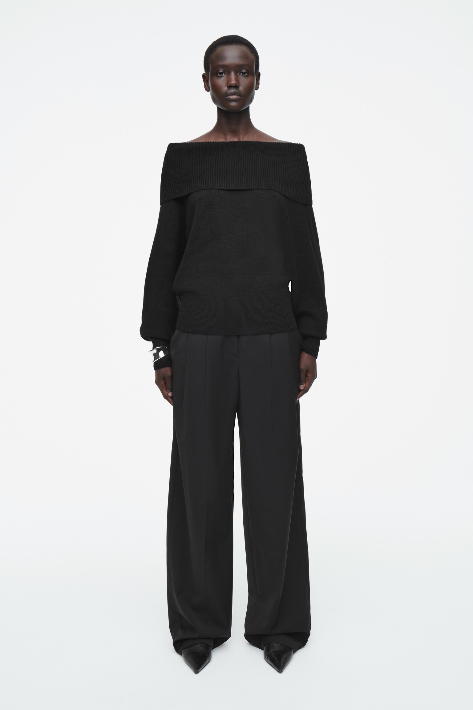 SCHULTERFREIER PULLOVER AUS MERINOWOLLE - SCHWARZ - 5