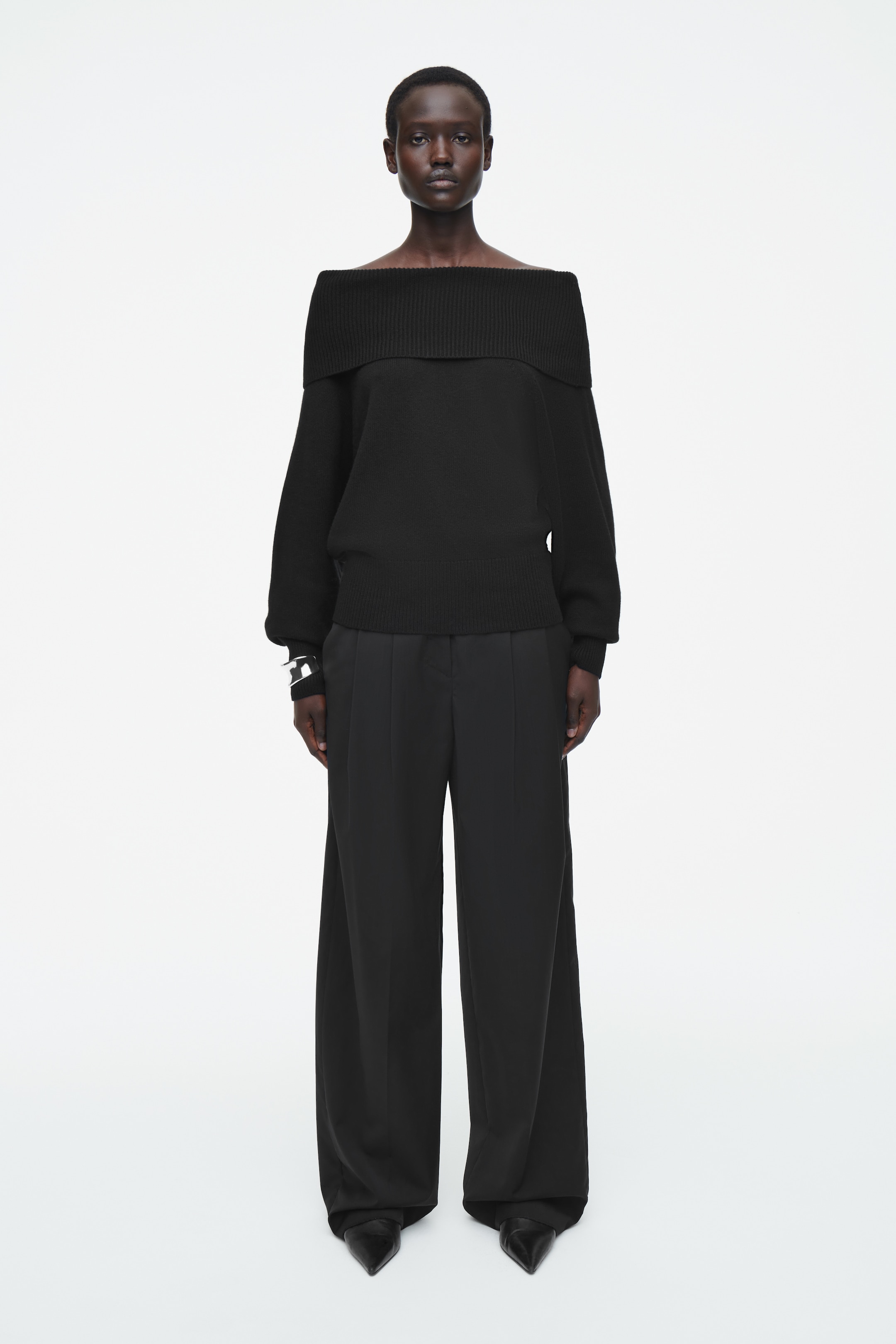 Grösseres Bild ansehen: SCHULTERFREIER PULLOVER AUS MERINOWOLLE - SCHWARZ - DAMEN | H&M CH 2