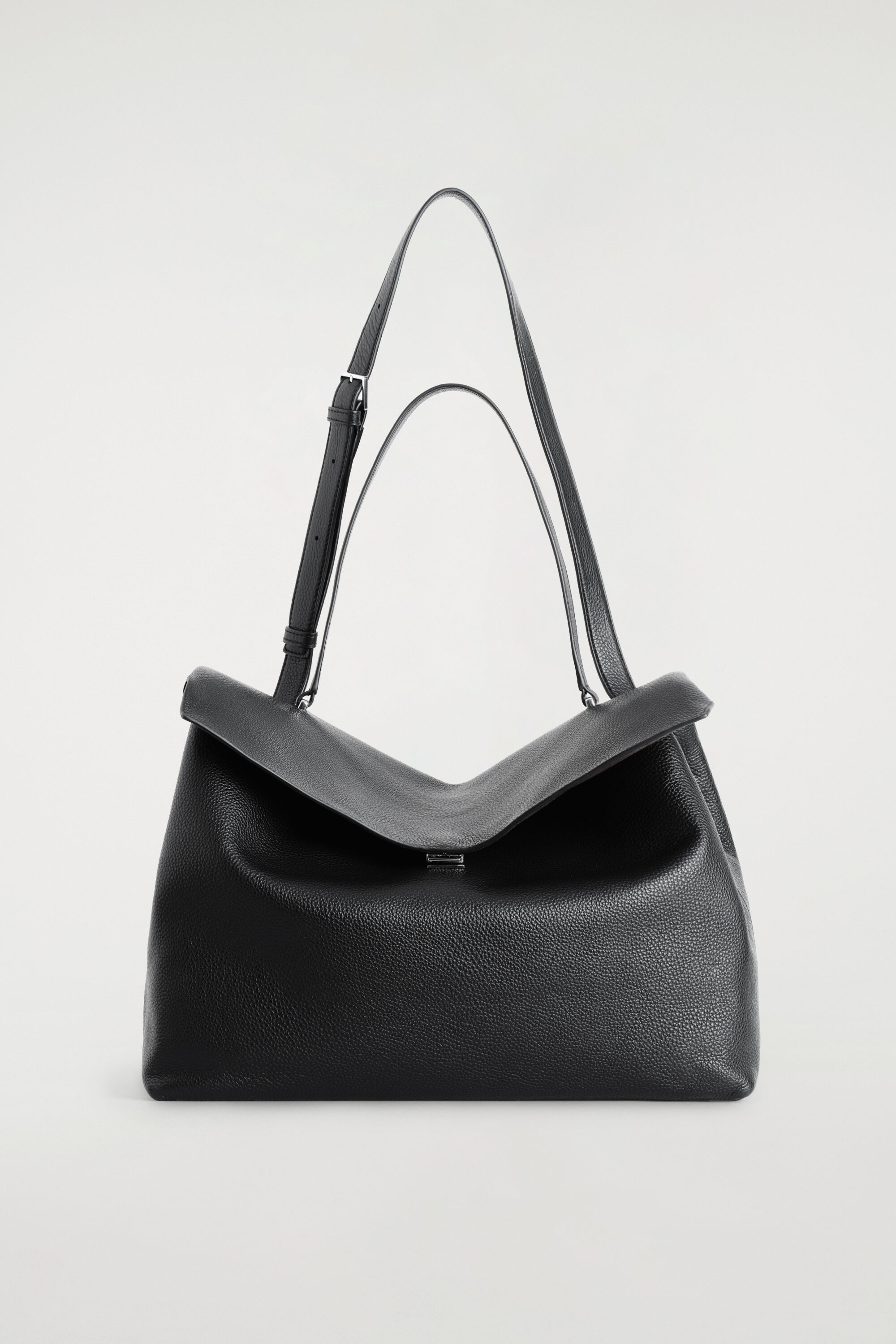 TRULLO OVERSIZED FLAP BAG - LEATHER - BLACK | COS CH