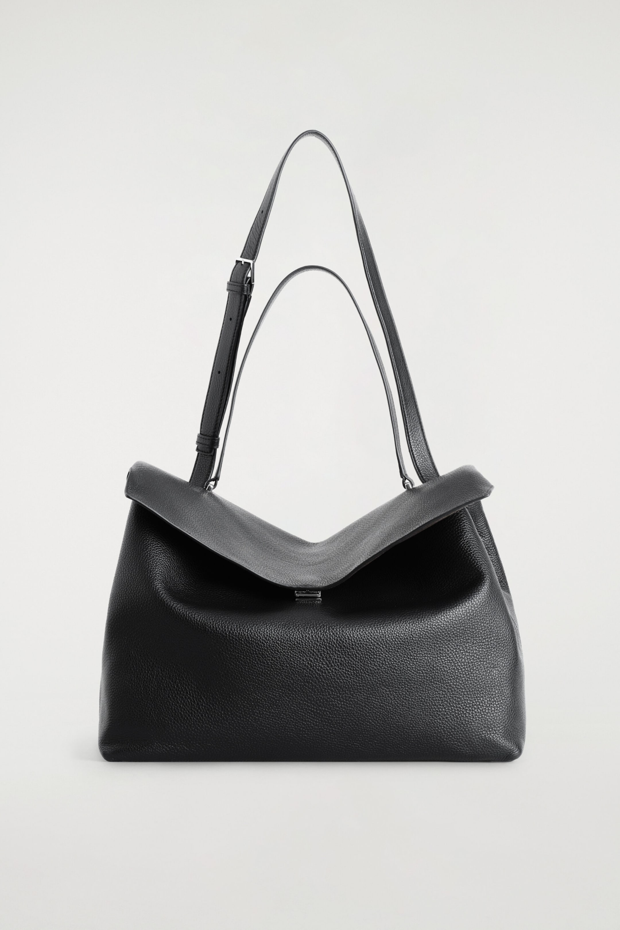 OVERSIZED SOFT FLAP BAG - LEATHER