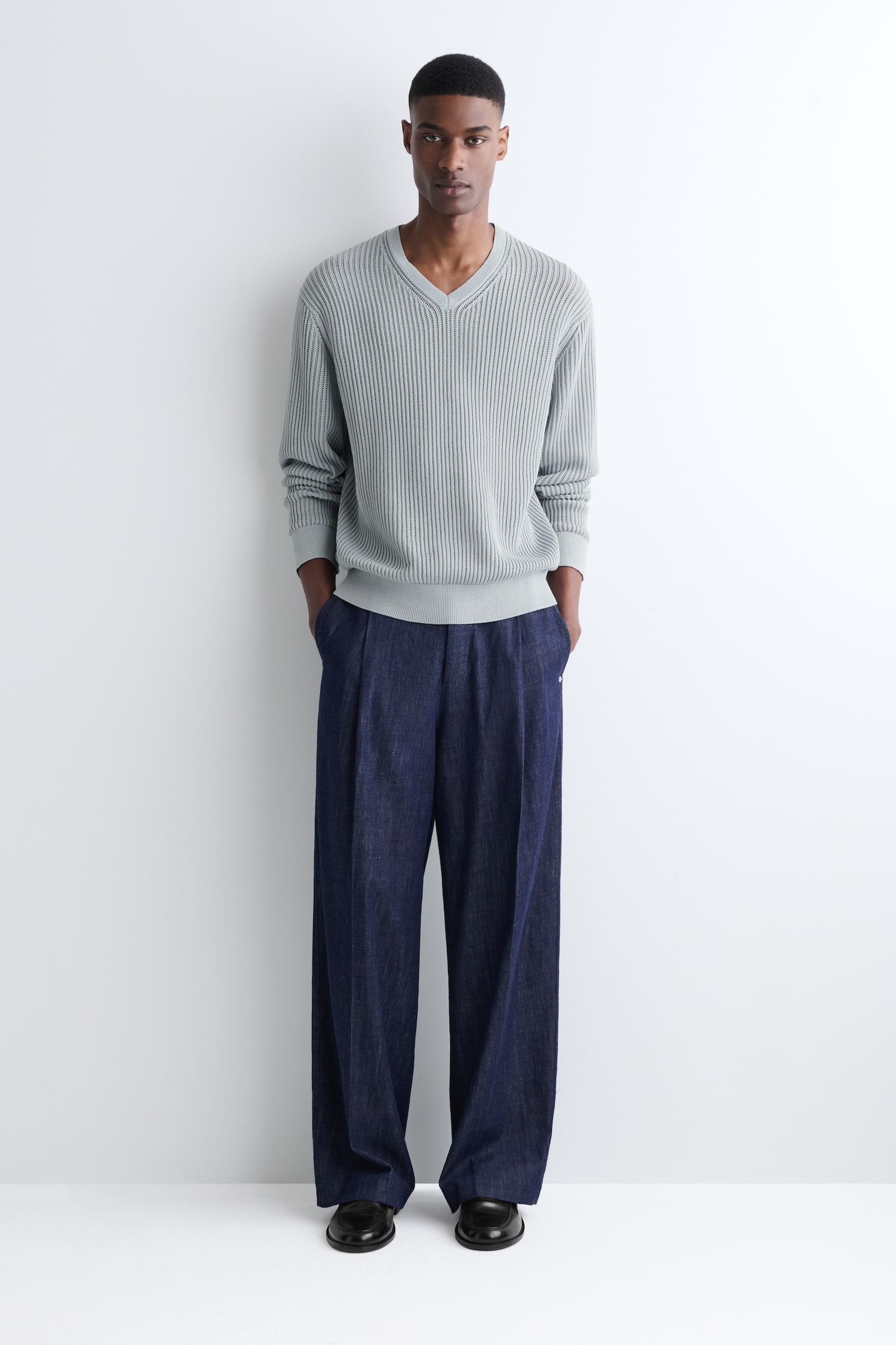 BAUMWOLLPULLOVER MIT LEITERMUSTER UND V-AUSSCHNITT - HELLBLAU - 4