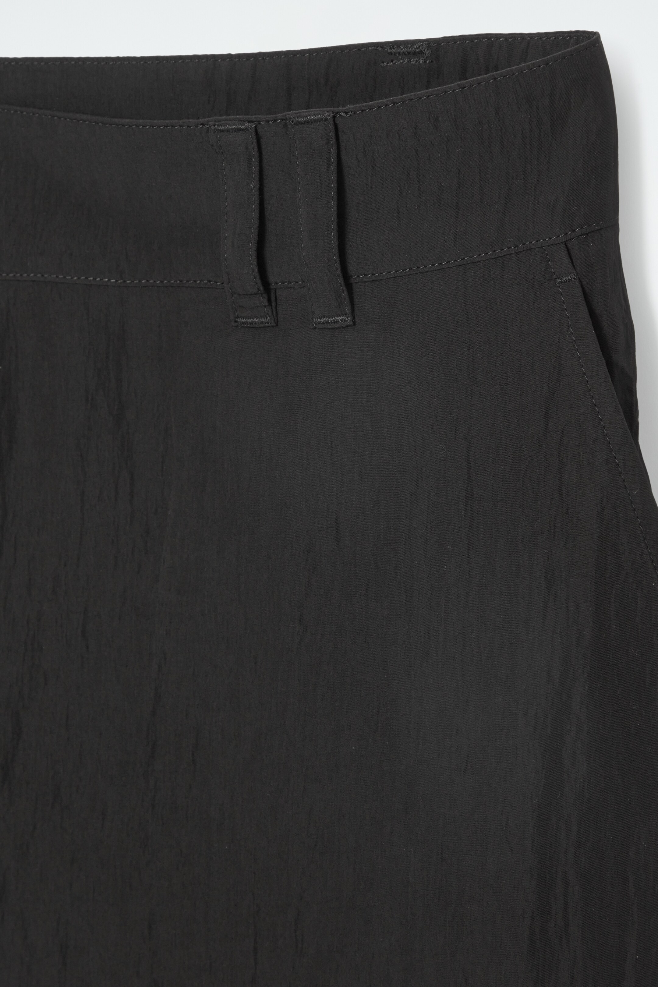 Ingrandisci l'immagine: LONGLINE CARGO SHORTS - BLACK - DONNA | H&M CH 2