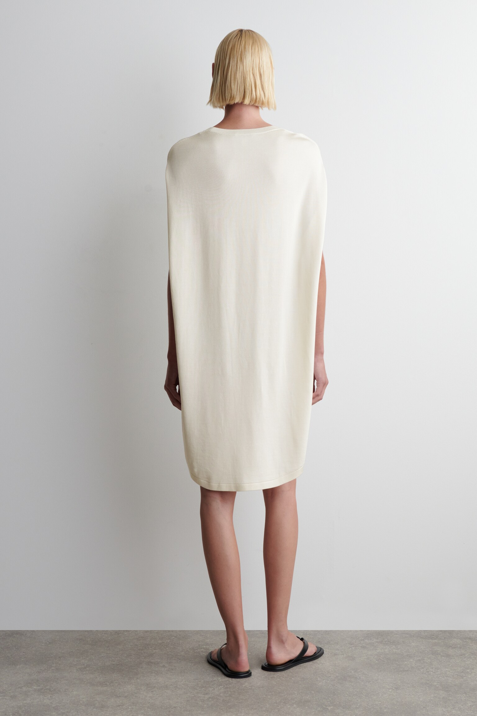 ROBE À OURLET CIRCULAIRE EN MAILLE - BLANC/NOIR - 5