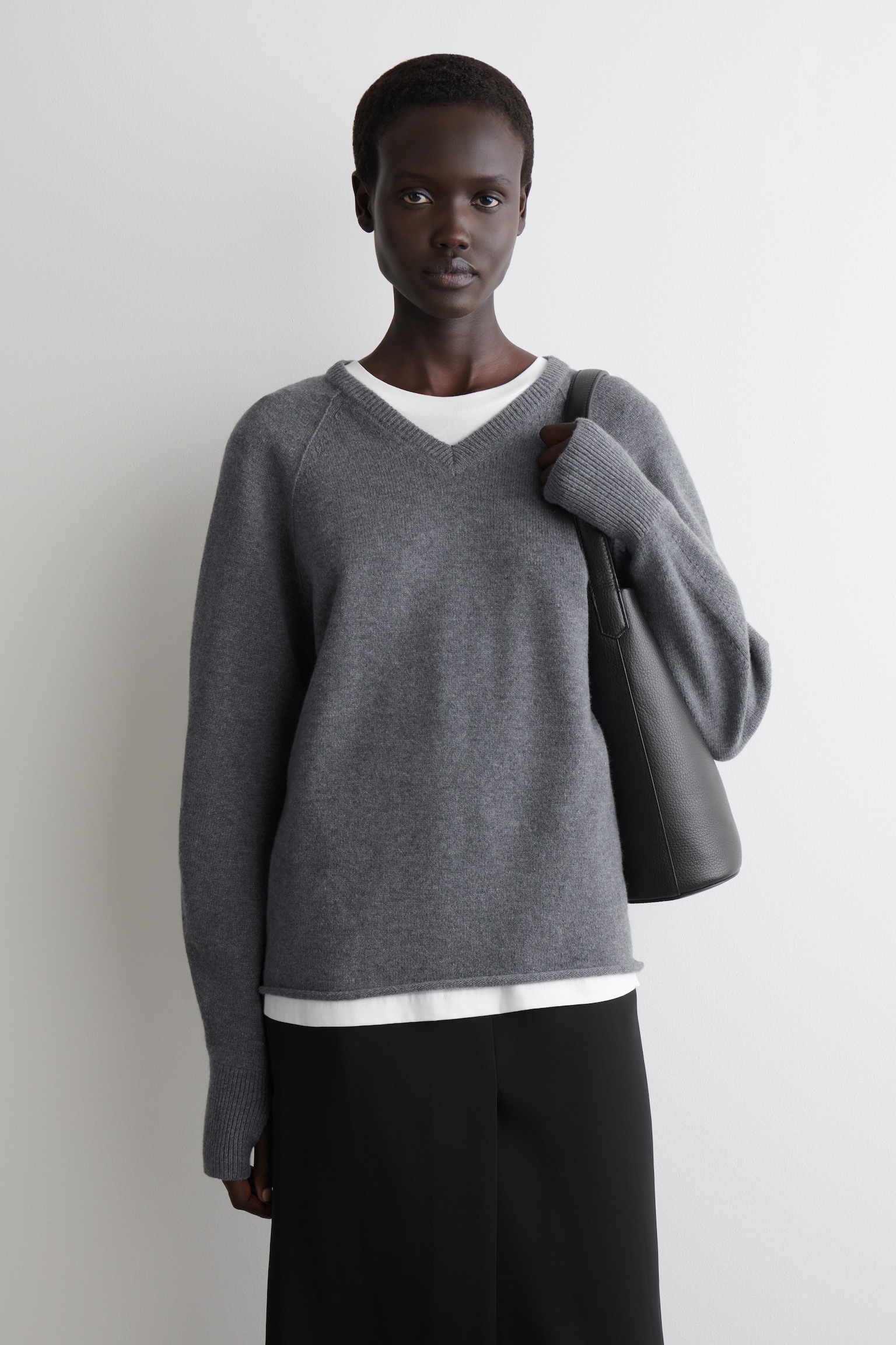 MERINO WOOL V-NECK JUMPER - DARK-GREY MÉLANGE
