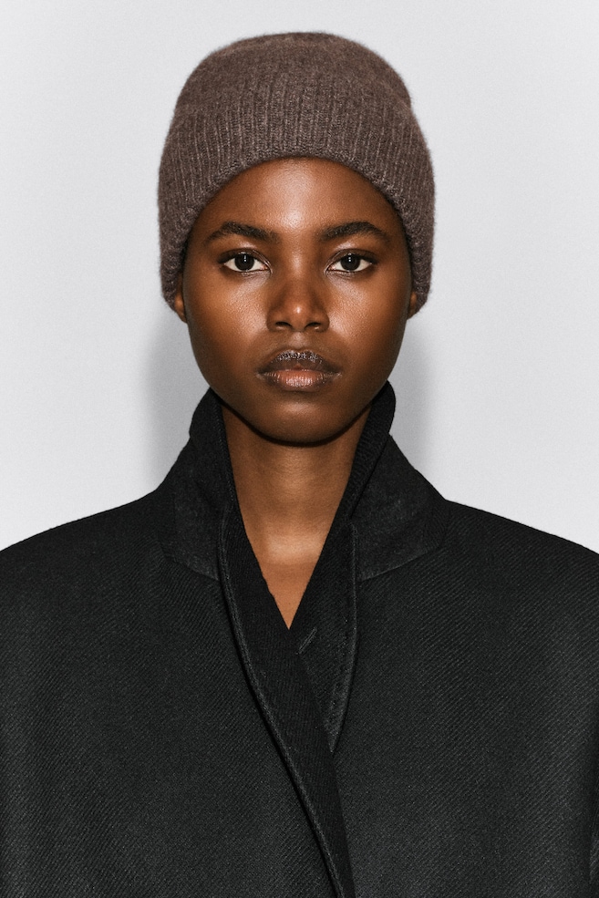 PURE CASHMERE BEANIE — MOCHA MÉLANGE