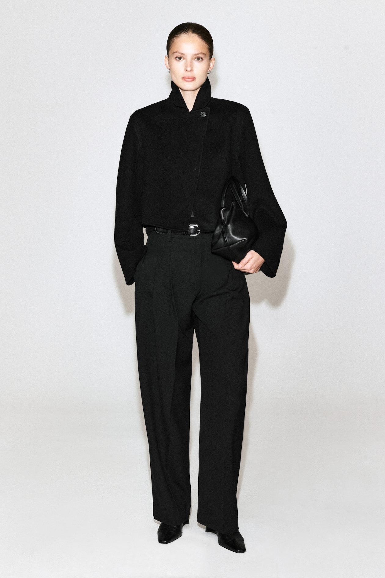 OVERSIZED CROPPED DOUBLE-FACED WOOL JACKET — BLACK