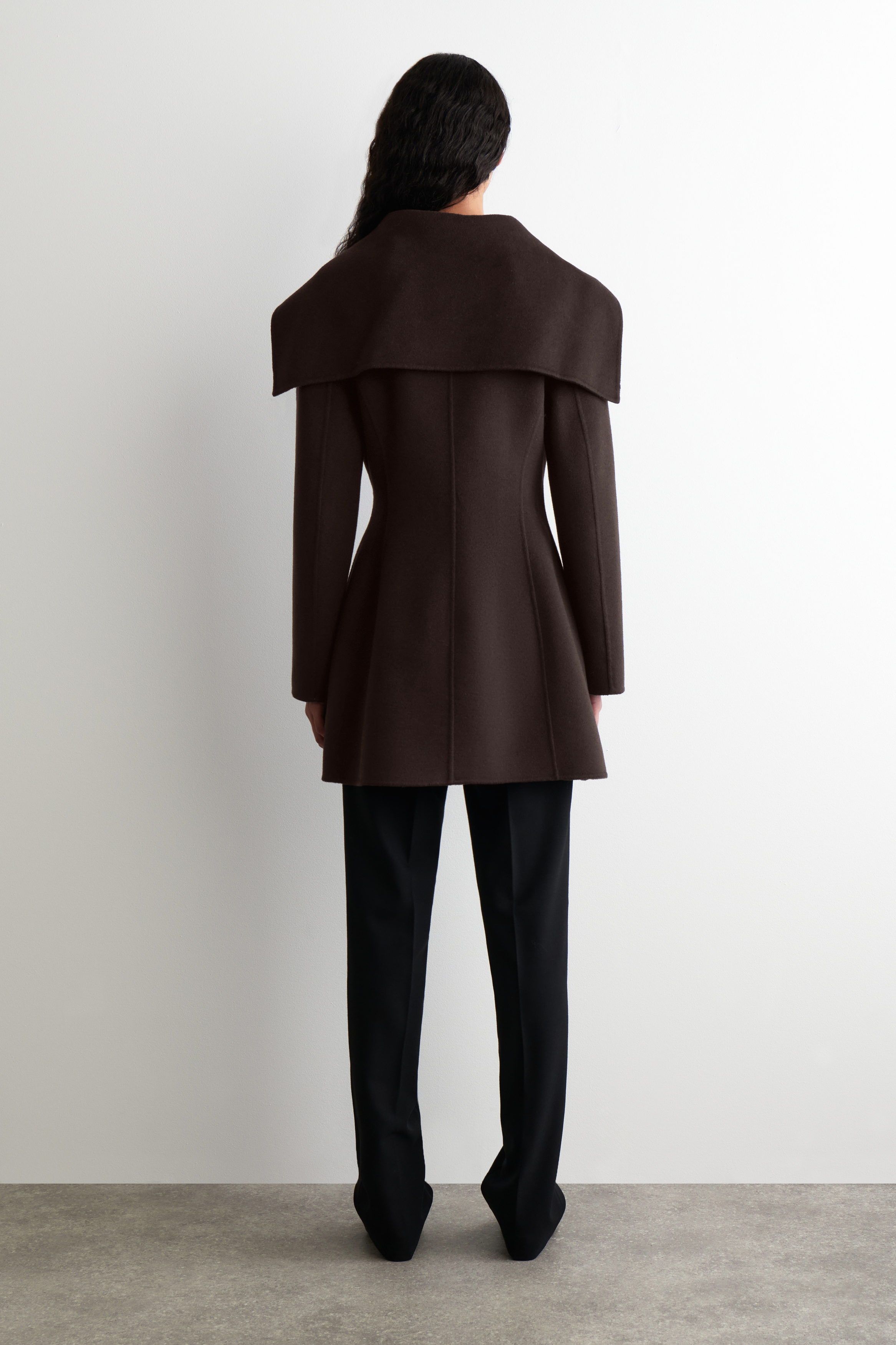 SCULPTED DOUBLE-FACED WOOL SHORT COAT - CHOCOLATE | COS US