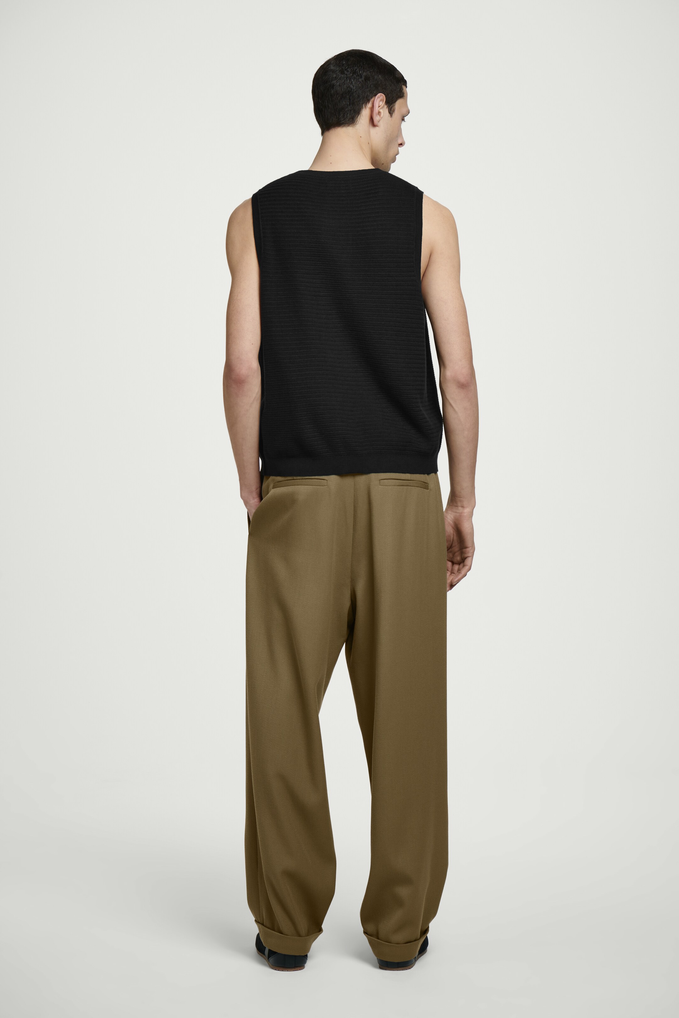 Ver imagem maior: TOP DE ALGODÃO TRICOTADO TEXTURIZADO - PRETO - HOMEM | H&M PT 3