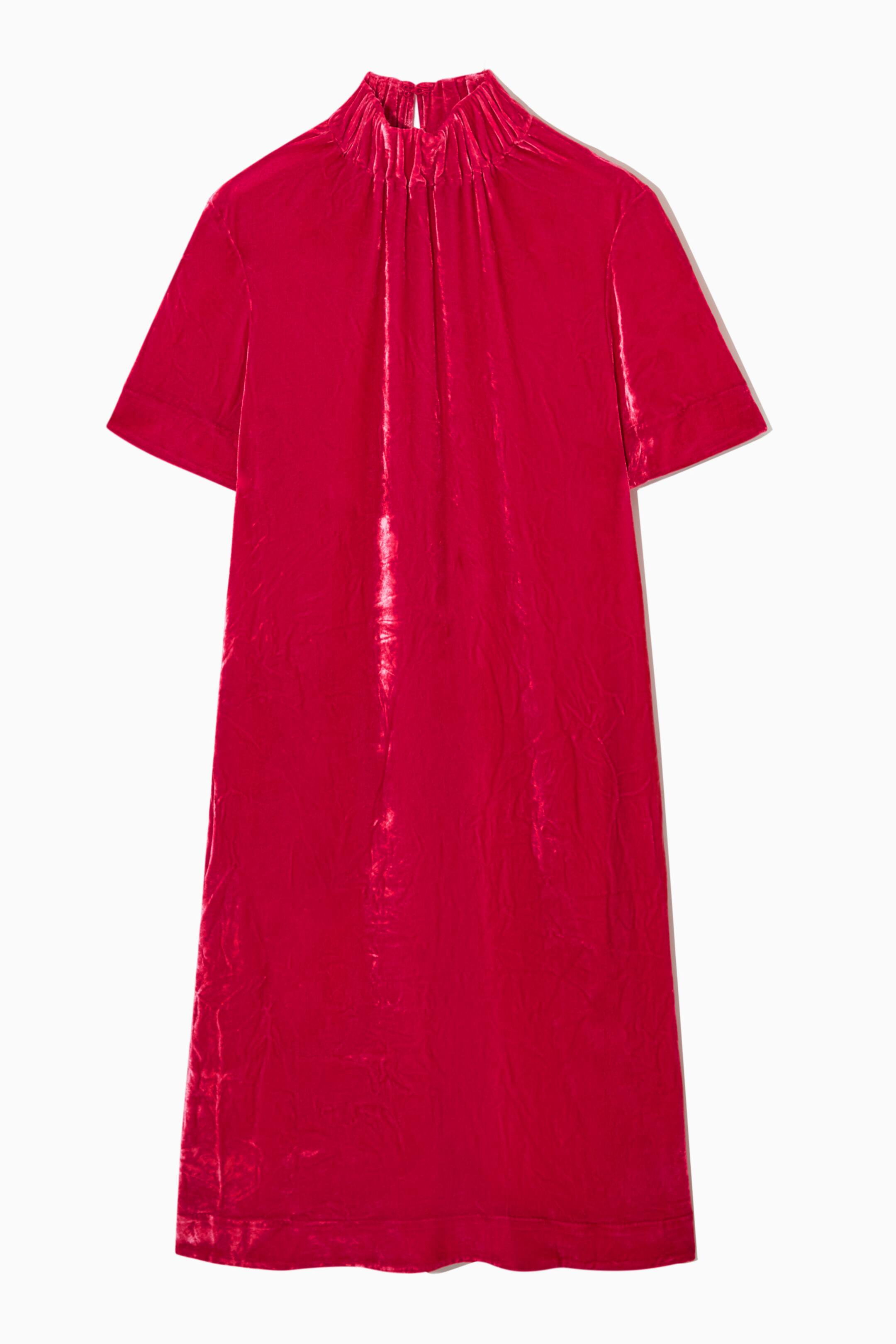 Näytä suurempi kuva: VELVET HIGH-NECK DRESS - PINK - NAISET | H&M FI 1