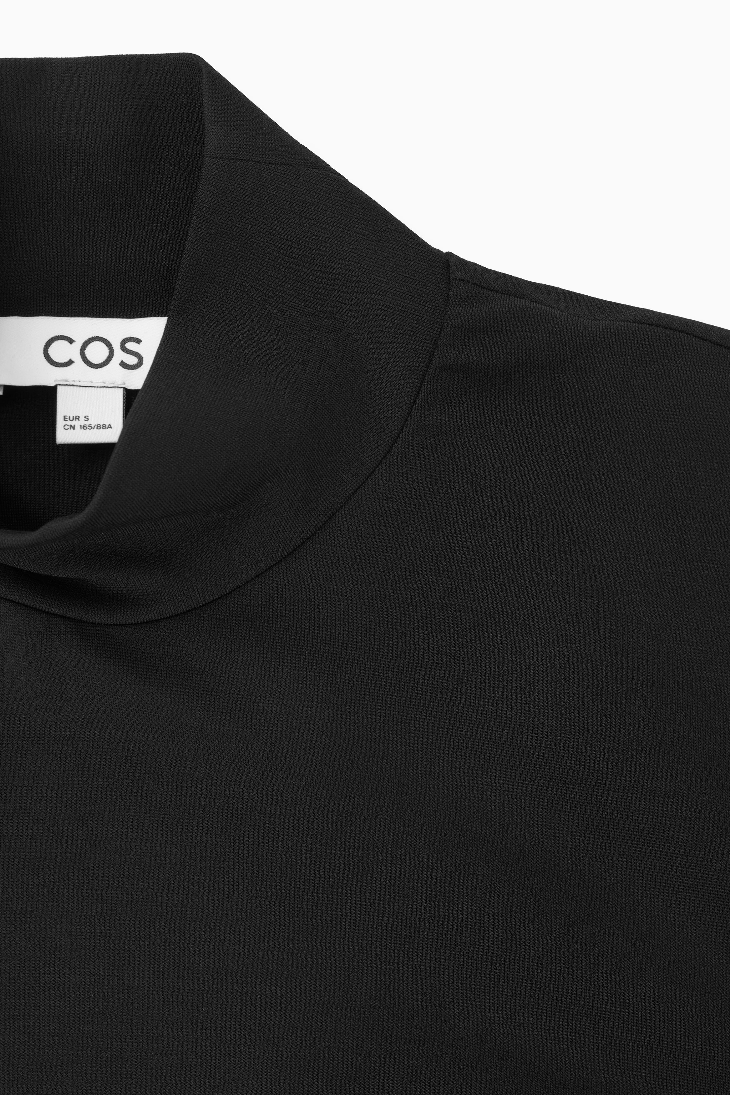 POWER-SHOULDER CROPPED TOP - BLACK | COS