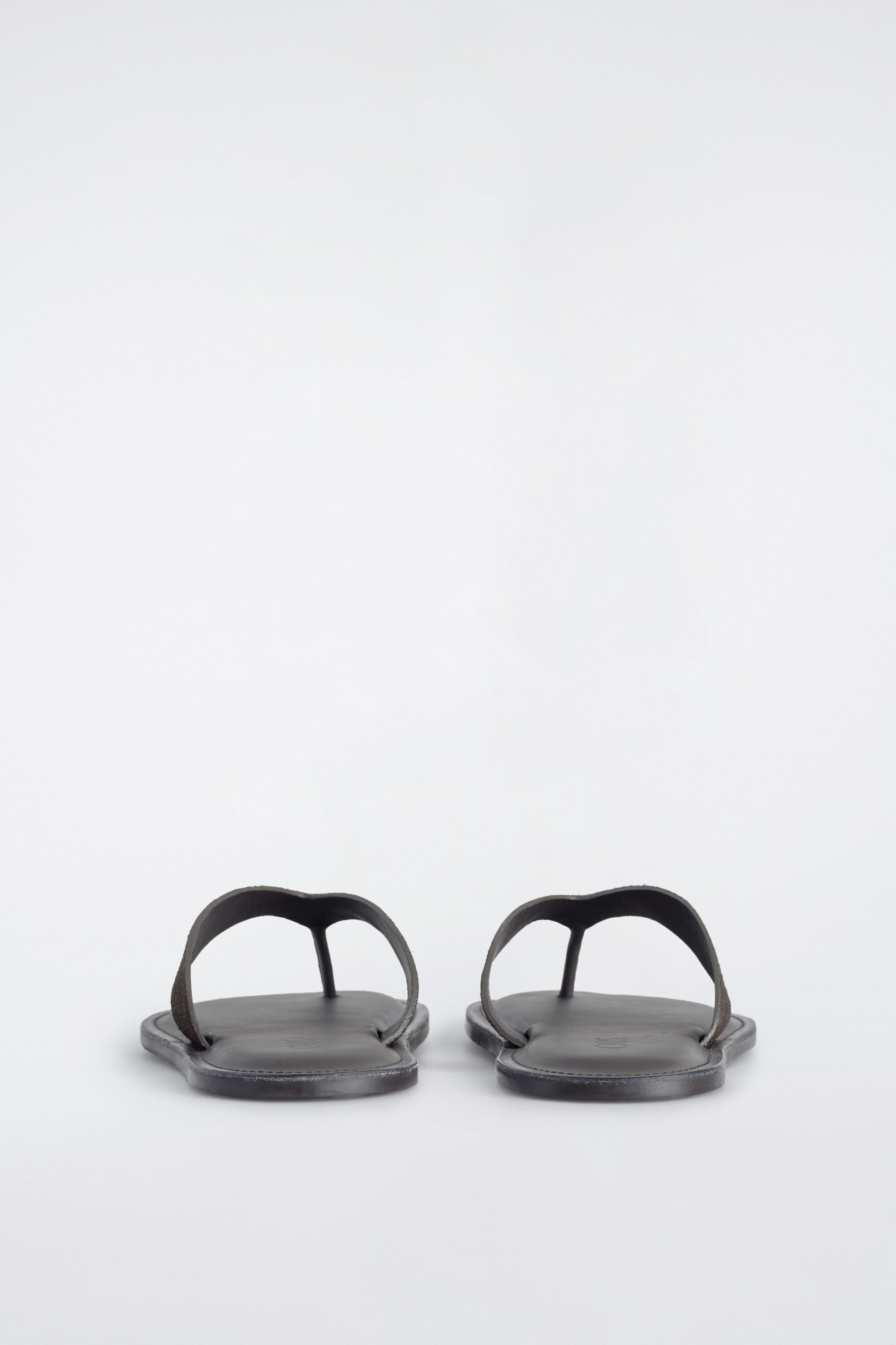 LEATHER FLIP FLOPS - DARK BROWN | COS