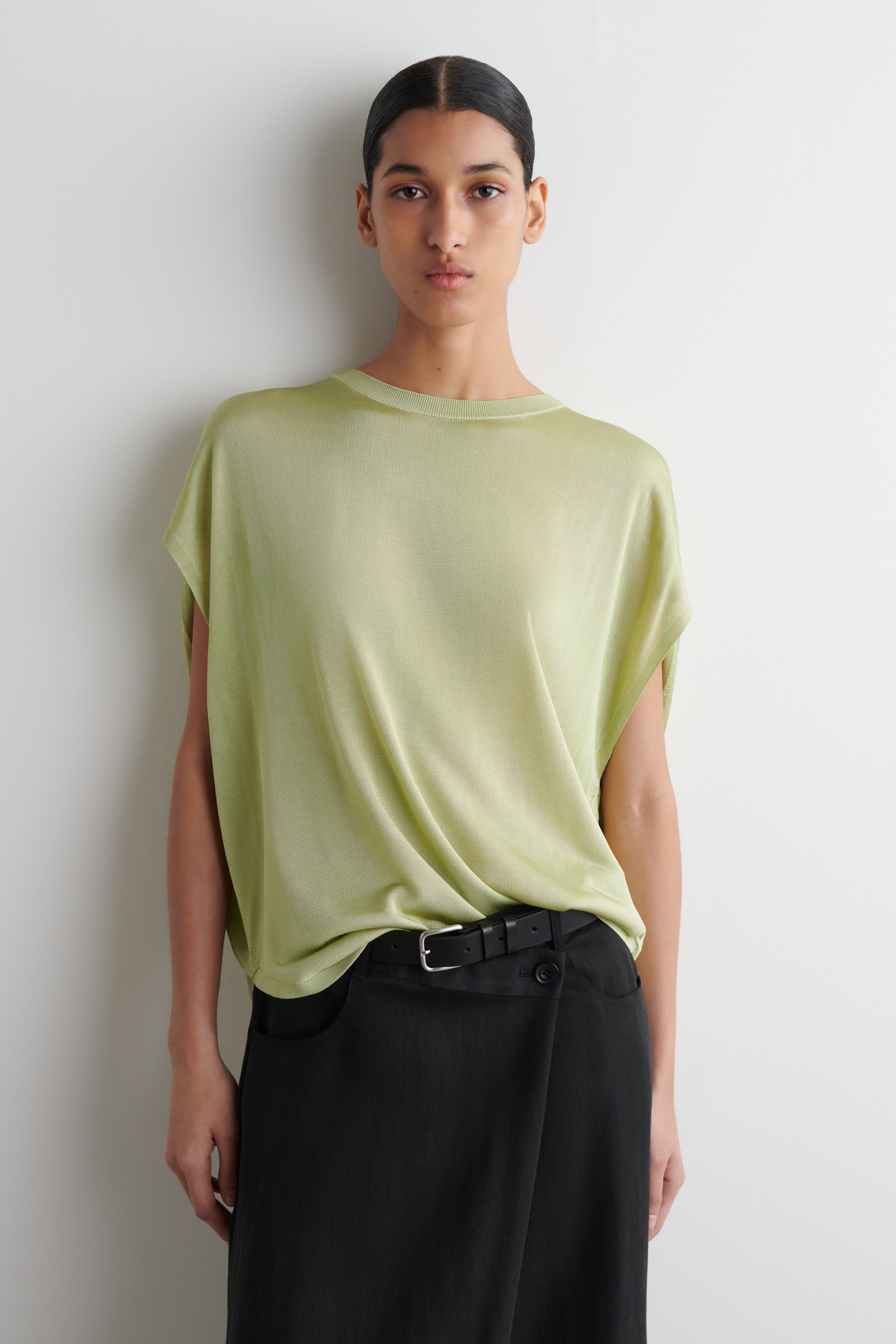 Agrandir l'image: T-SHIRT EN MAILLE OURLET CIRCULAIRE - VERT CLAIR - FEMME | H&M FR 1
