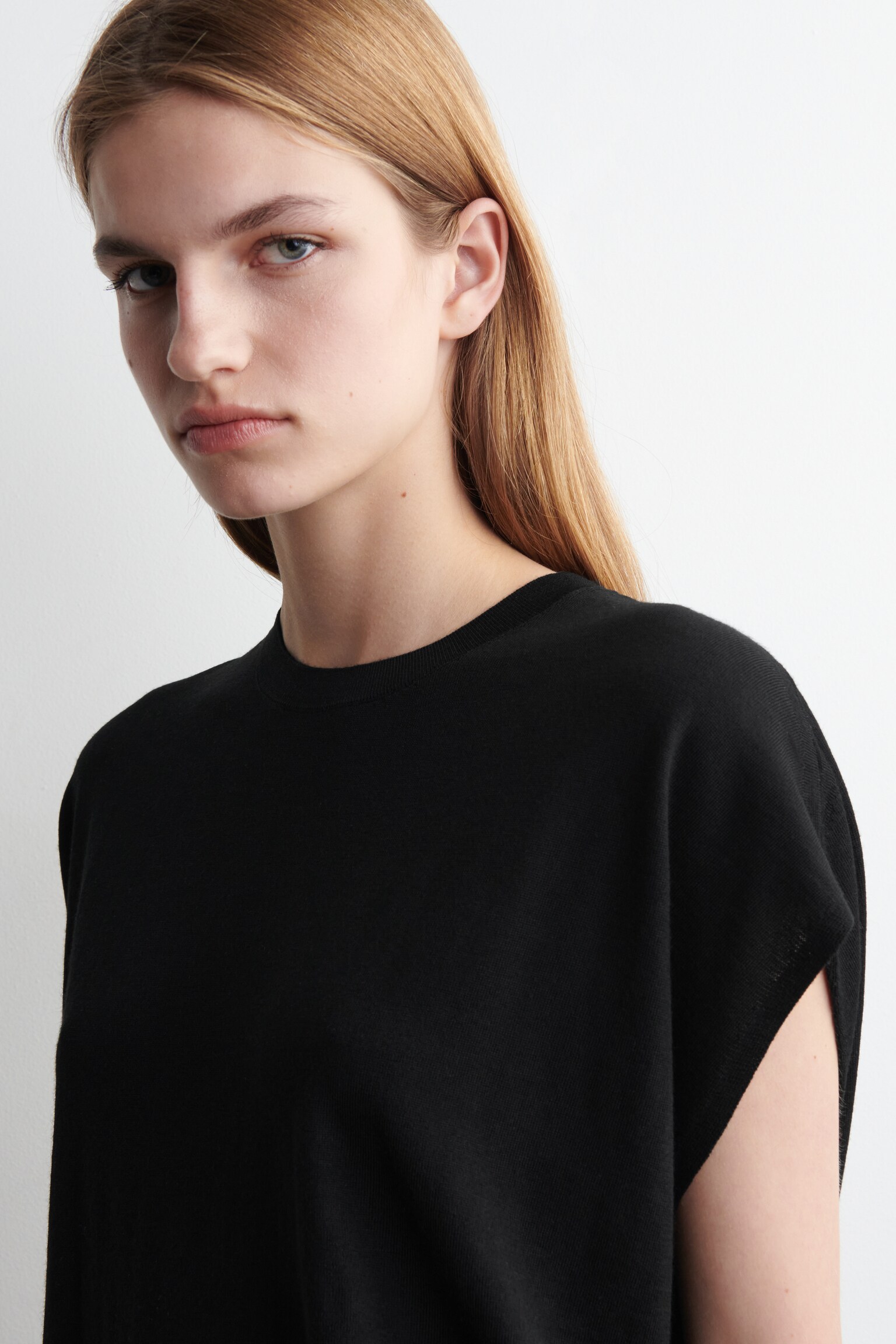 TOP DE LANA MERINO DE CORTE CIRCULAR - NEGRO/GRIS JASPEADO - 5