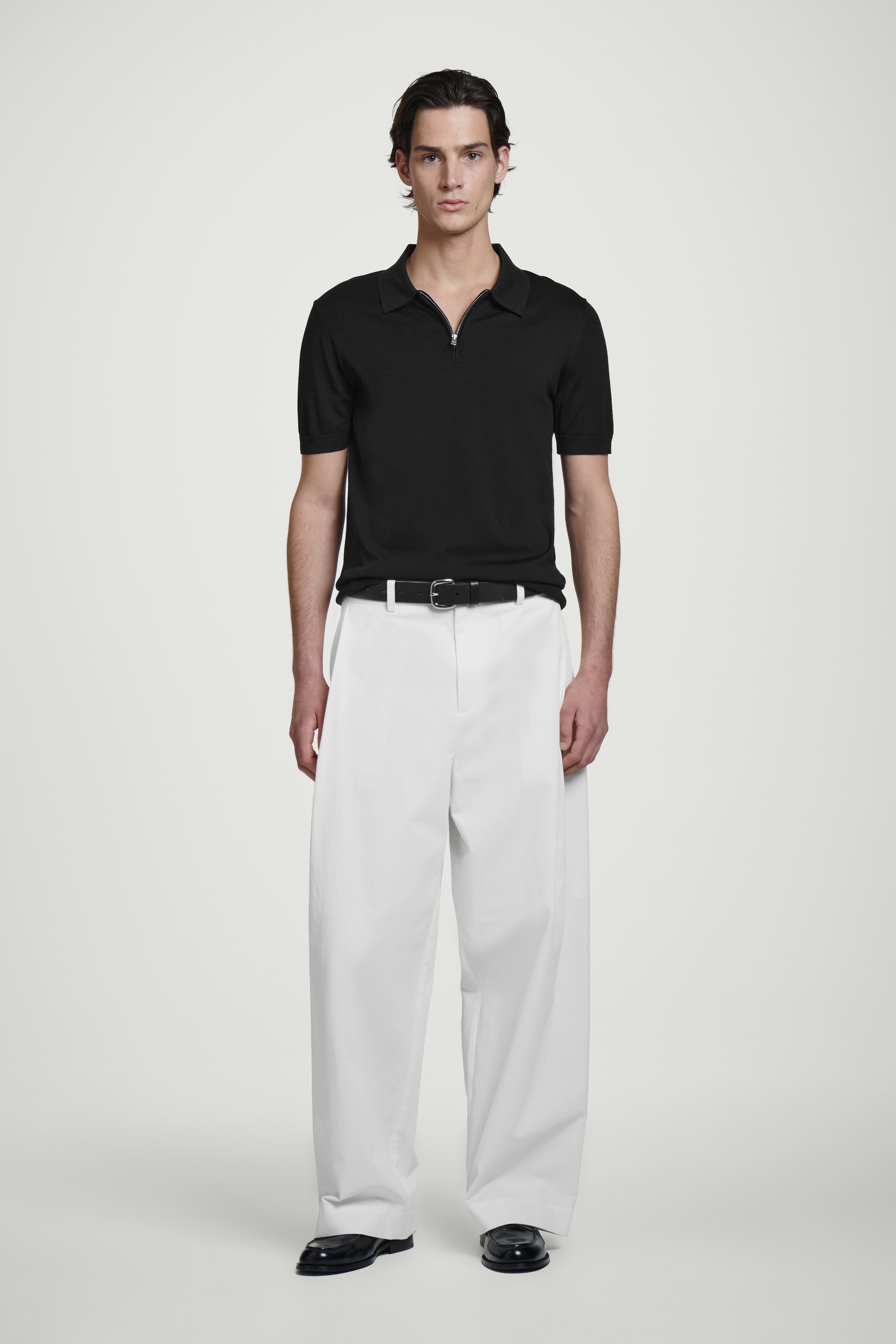 Ingrandisci l'immagine: SLIM KNITTED SILK ZIP-UP POLO SHIRT - BLACK - UOMO | H&M CH 2
