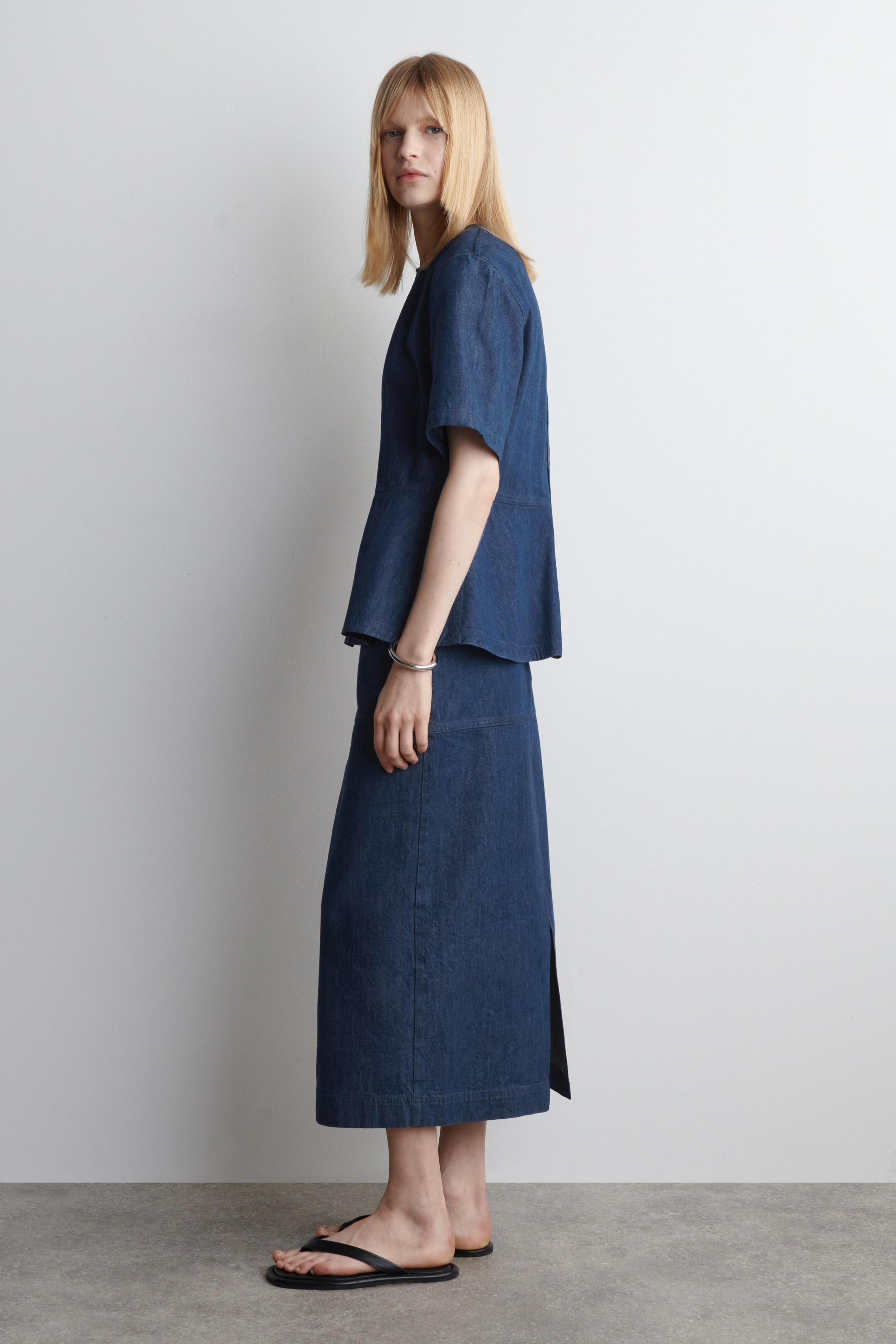 Visa större bild: PEPLUMTOPP I DENIM - MÖRK BLÅ - DAM | H&M SE 3