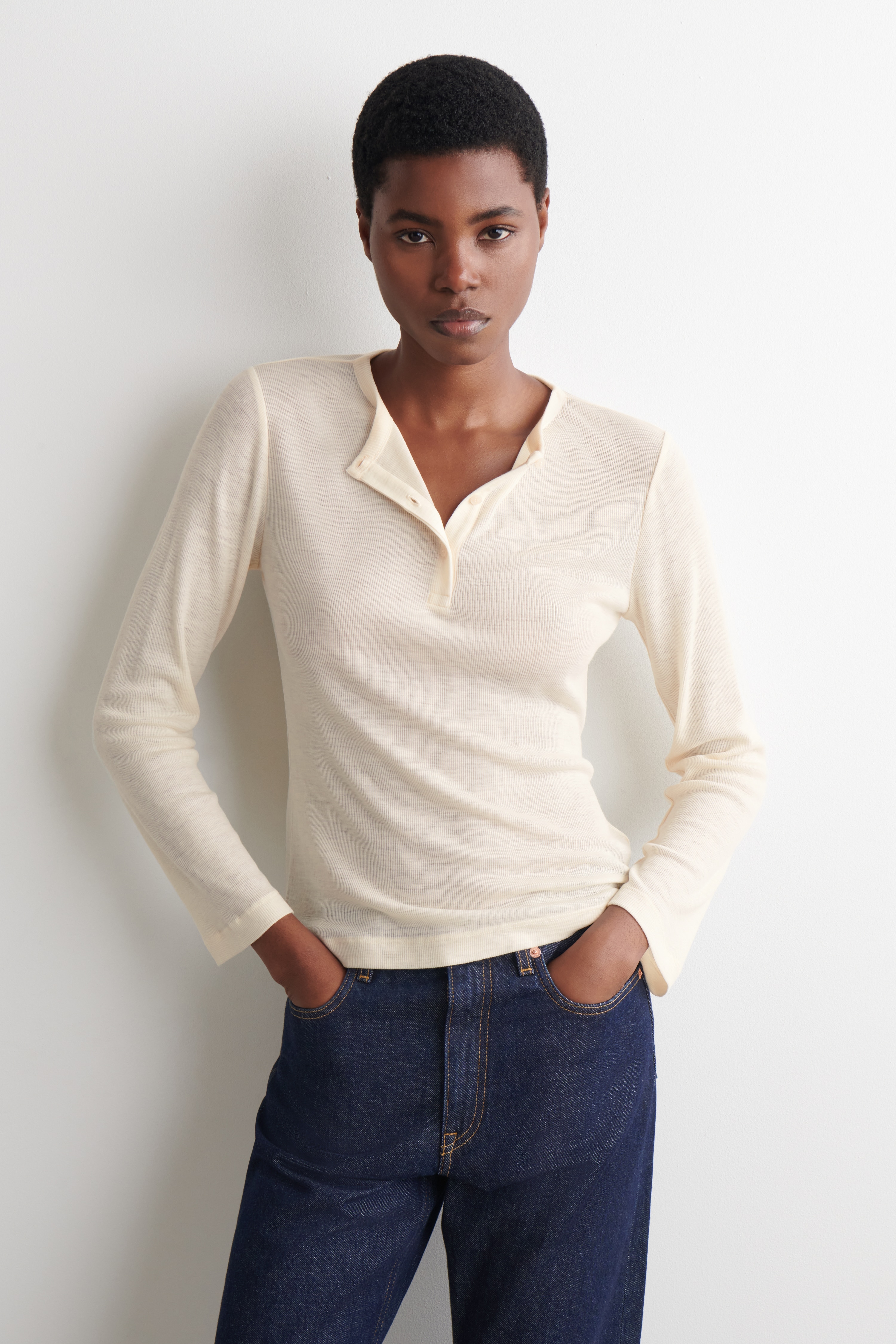 RIBBED WOOL HENLEY TOP - IVORY/BROWN MÉLANGE