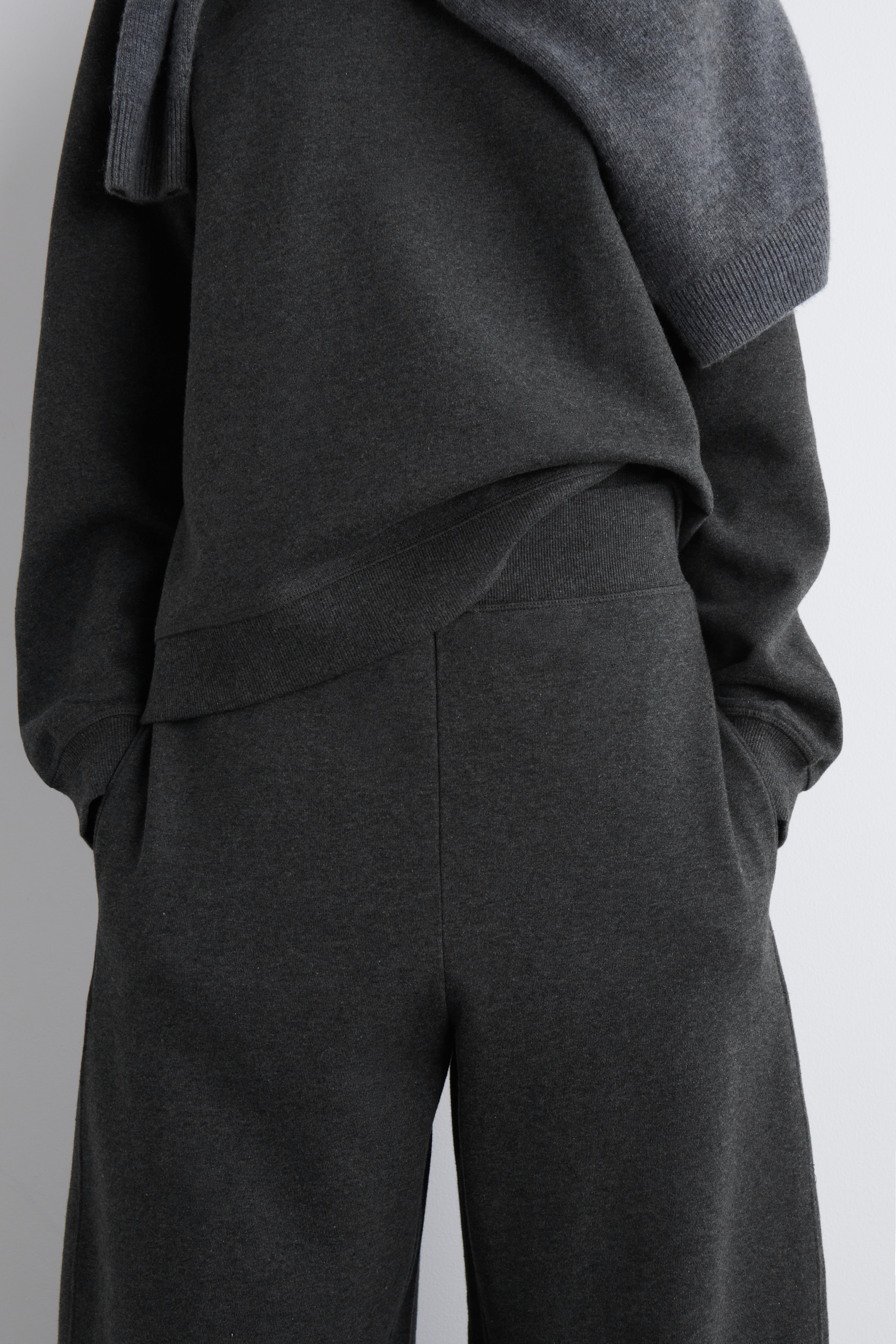 Ingrandisci l'immagine: COTTON WIDE-LEG JOGGERS - DARK-GREY MÉLANGE - DONNA | H&M CH 4