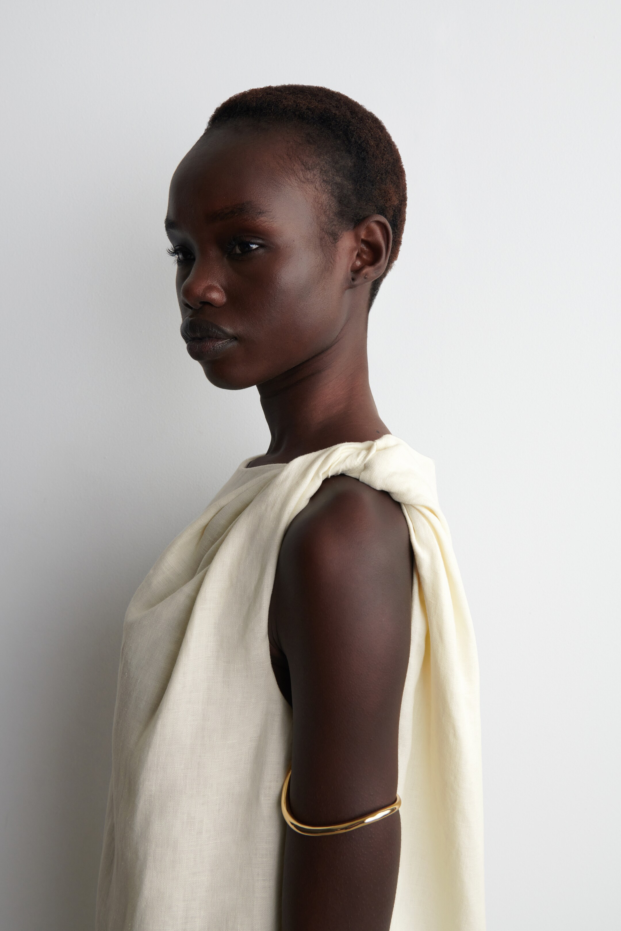 Nagyobb kép megtekintése: CSAVART RÉSZLETES LEN MINI RUHA - VAJ SÁRGA - NŐI | H&M HU 3