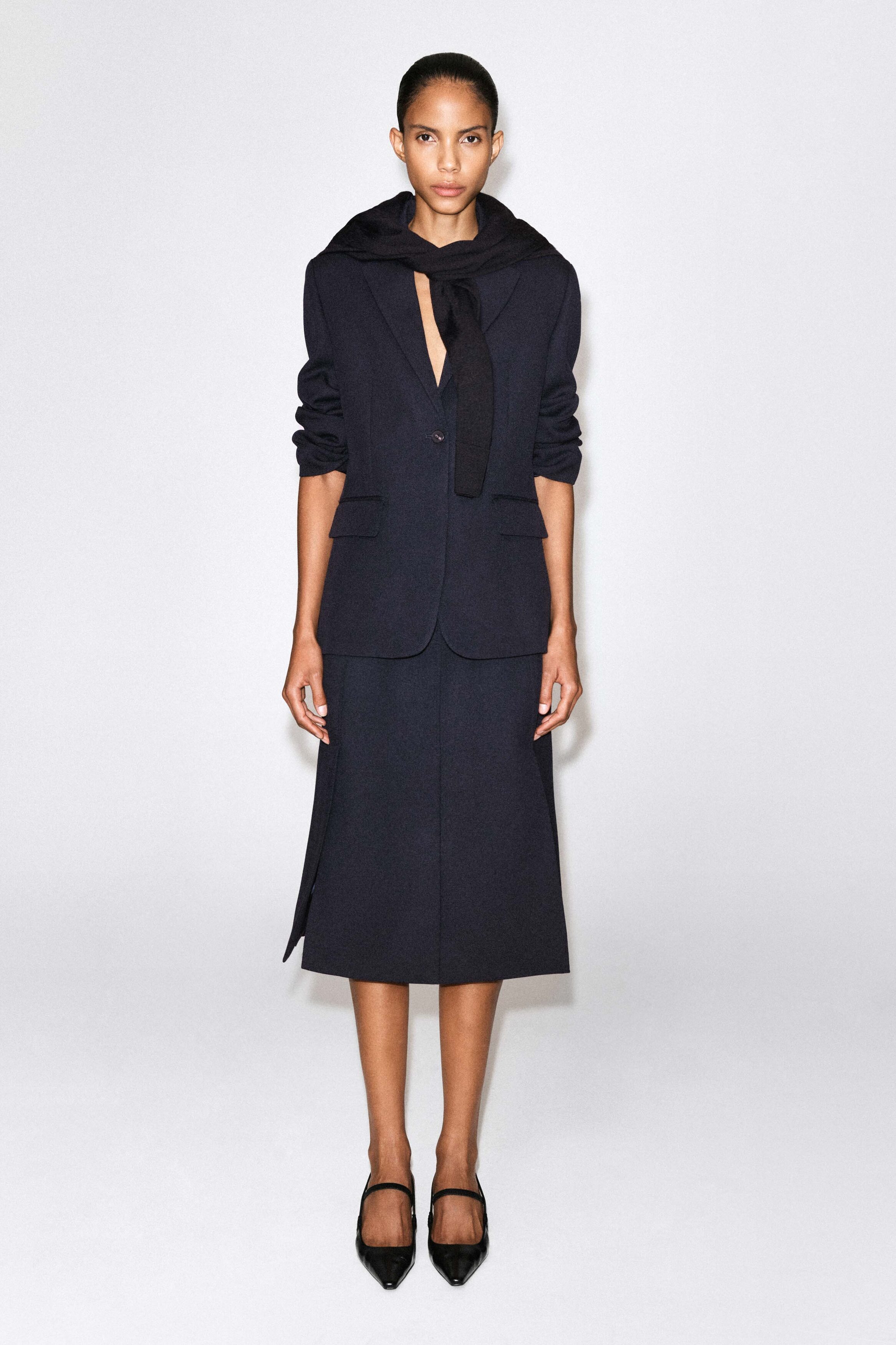 TAILORED SPLIT-HEM WOOL MIDI SKIRT - thumbnail 2
