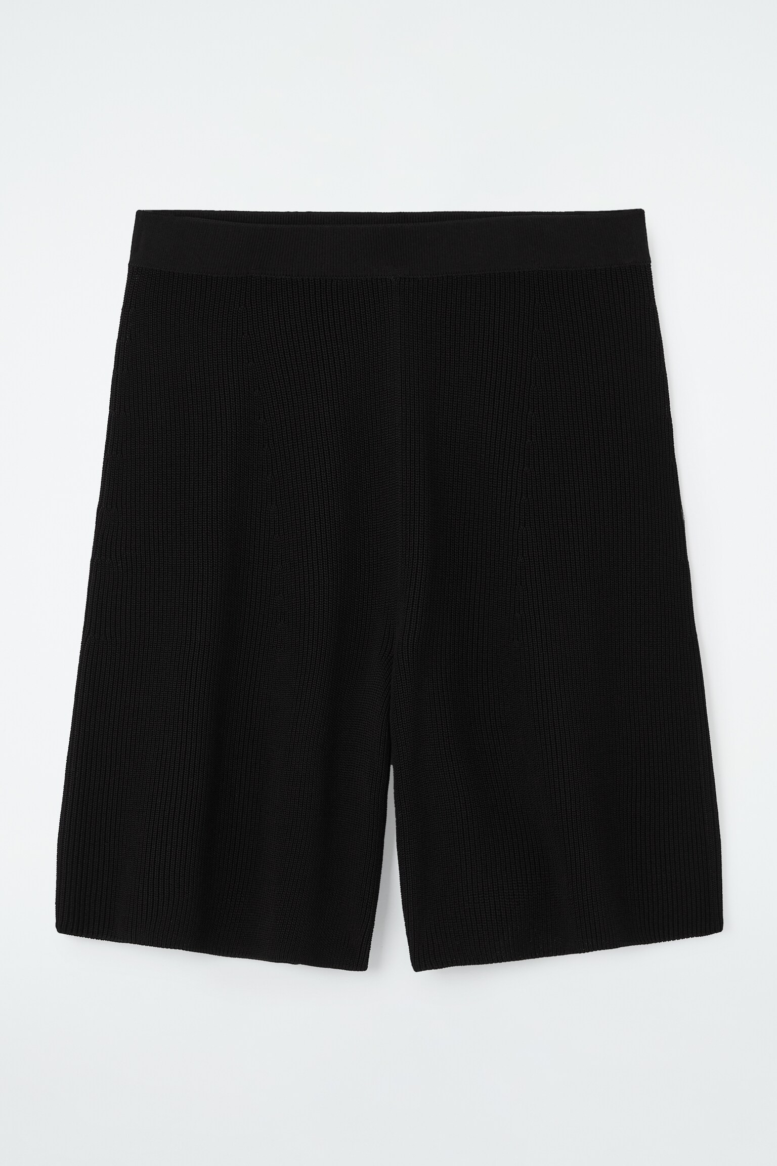 RIBBED-KNIT BERMUDA SHORTS - BLACK/WHITE