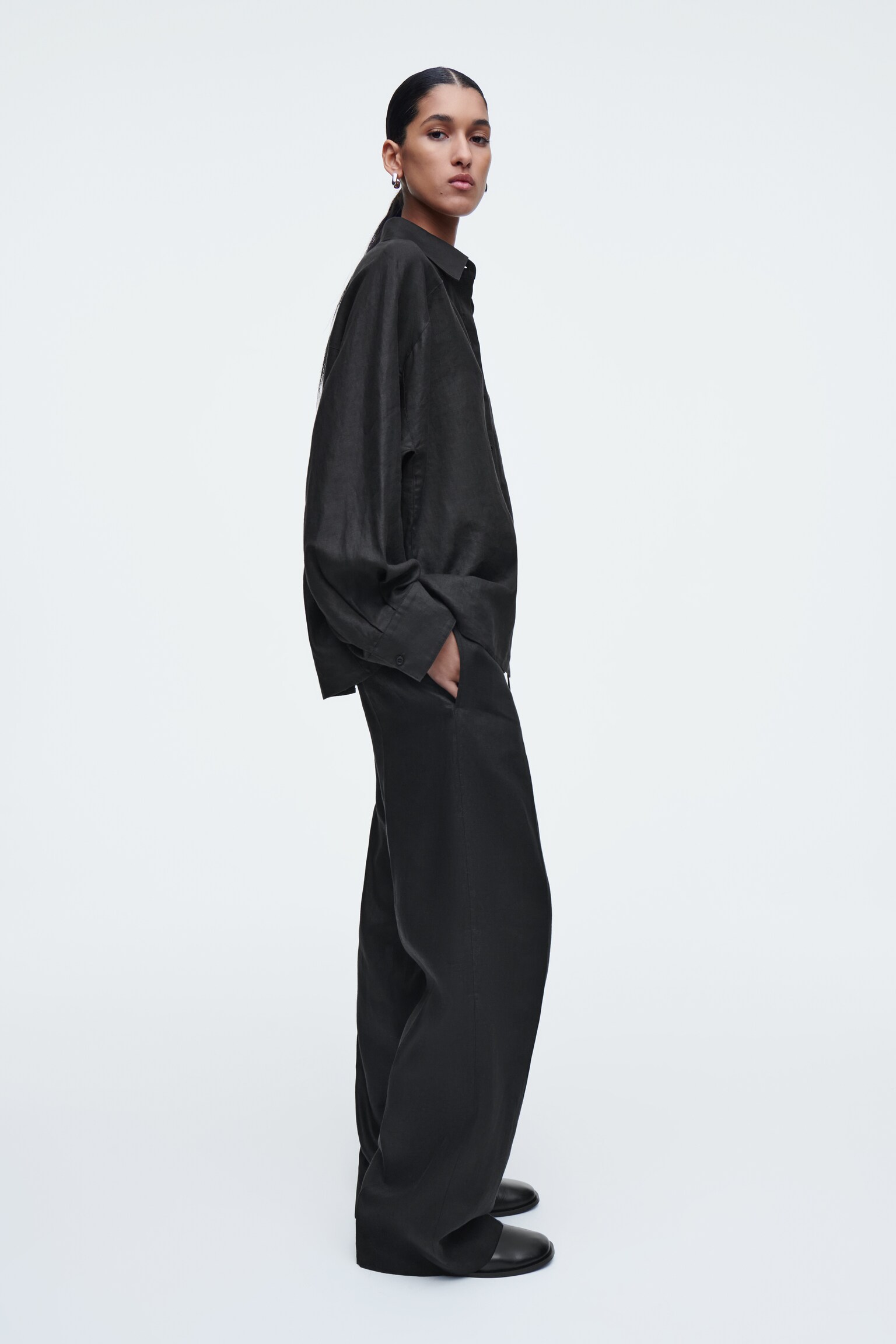 PANTALÓN DE LINO CON AJUSTE DE CORDÓN - NEGRO - 3