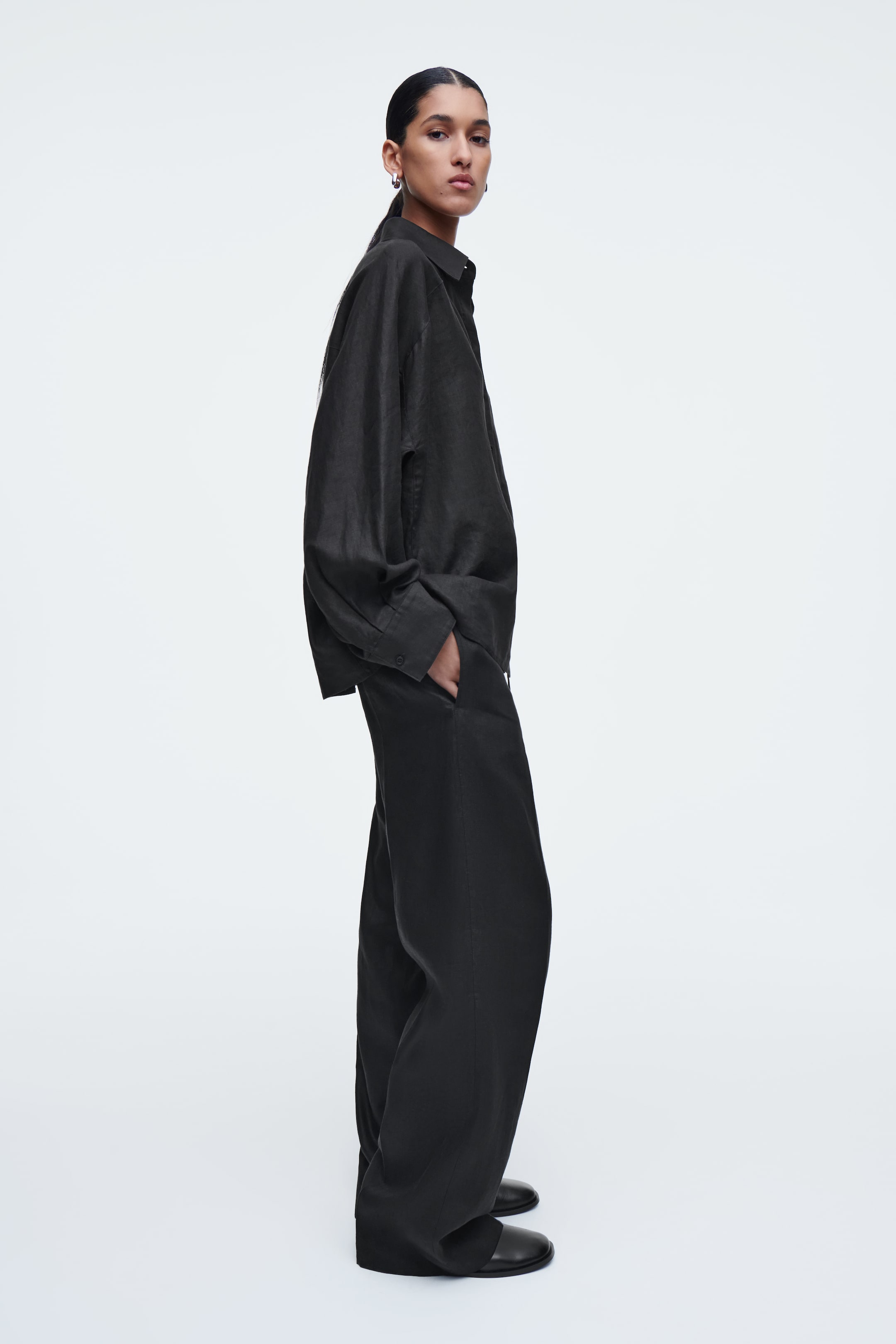Visualizza immagine più grande: PANTALONI IN LINO CON COULISSE - NERO - DONNA | H&M IT 5