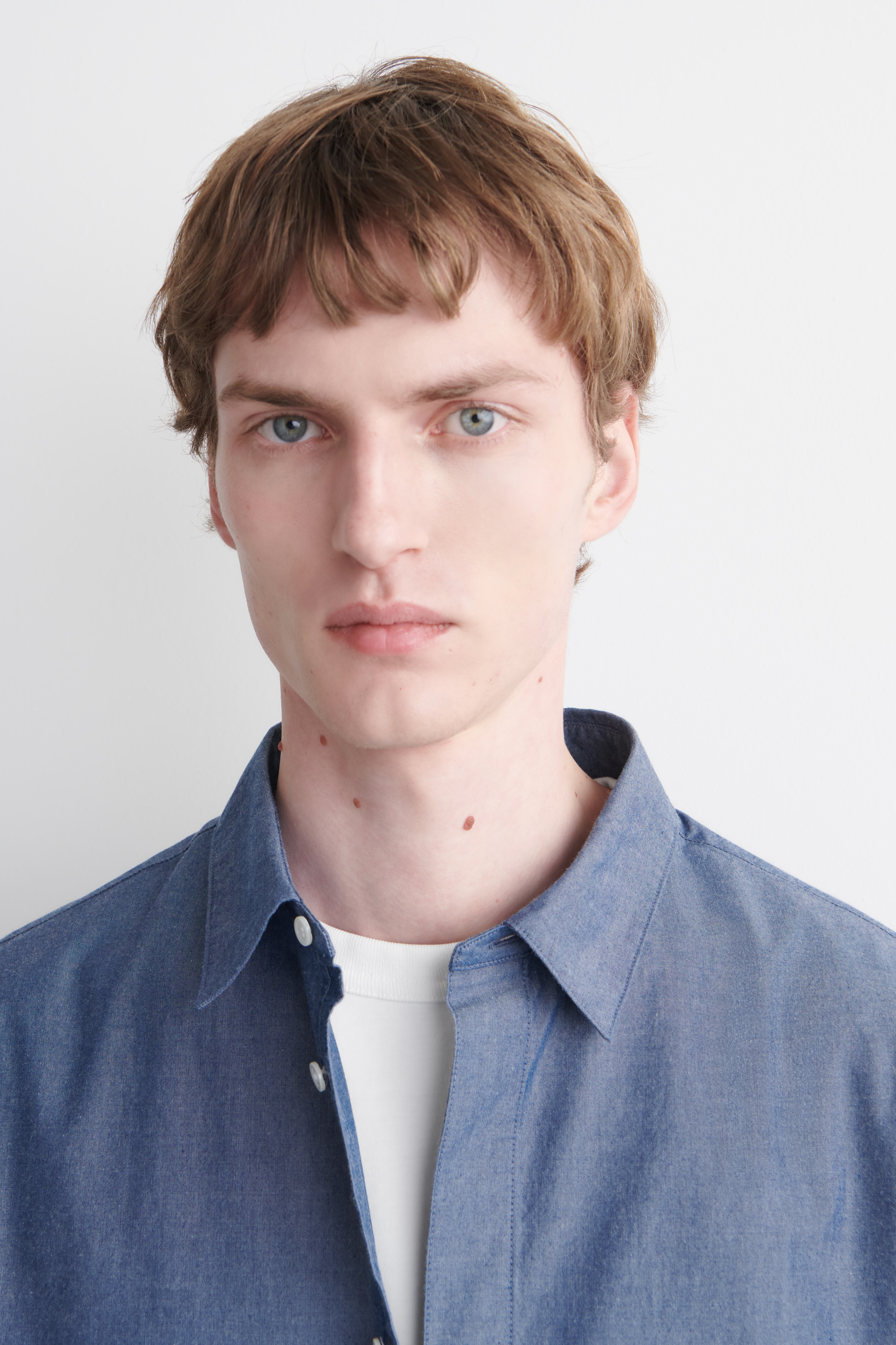 CHAMBRAY LONG-SLEEVE SHIRT