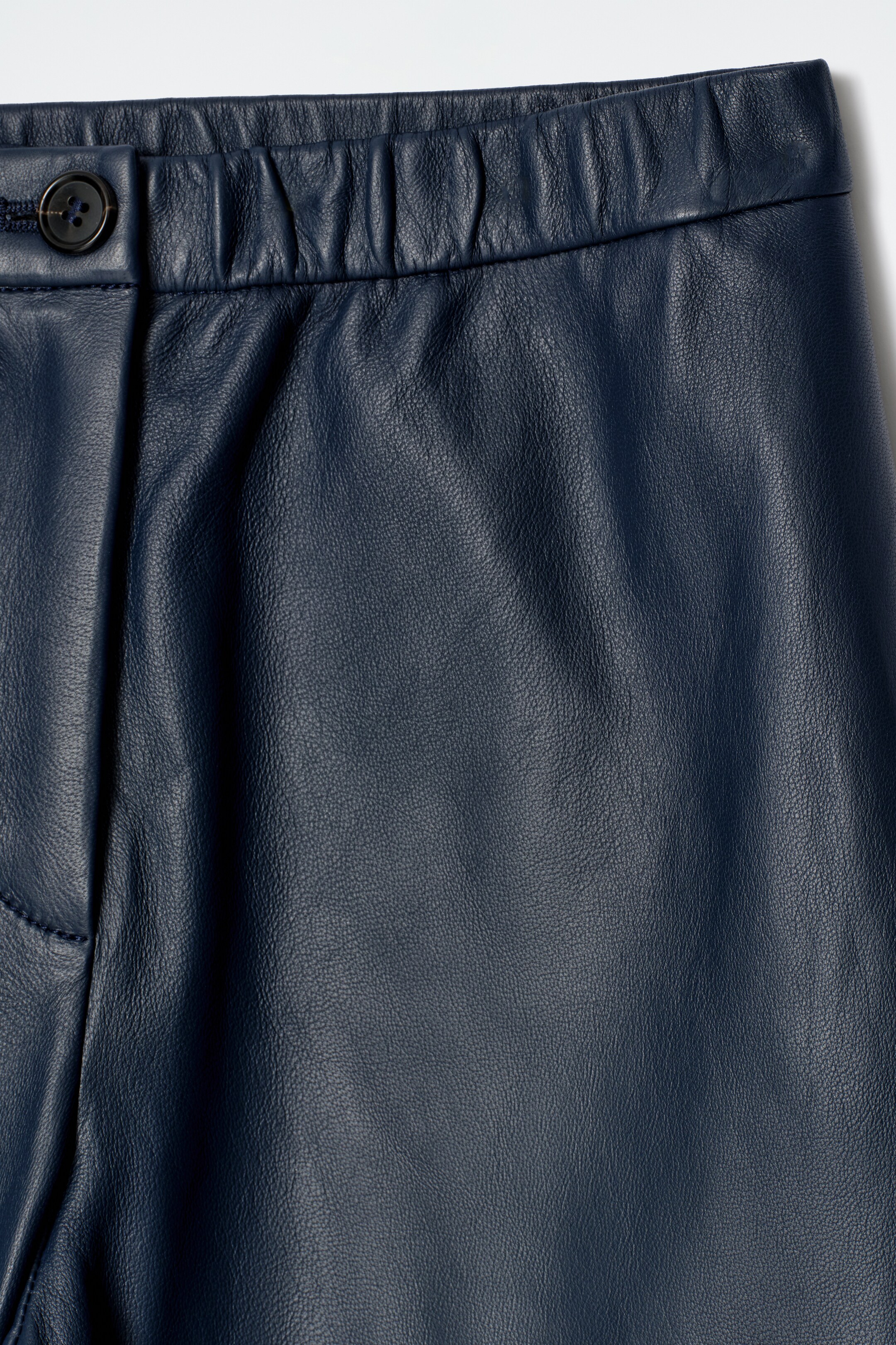 Grösseres Bild ansehen: JOGGINGHOSE AUS LEDER MIT GERADEM BEIN - NAVYBLAU - DAMEN | H&M CH 8