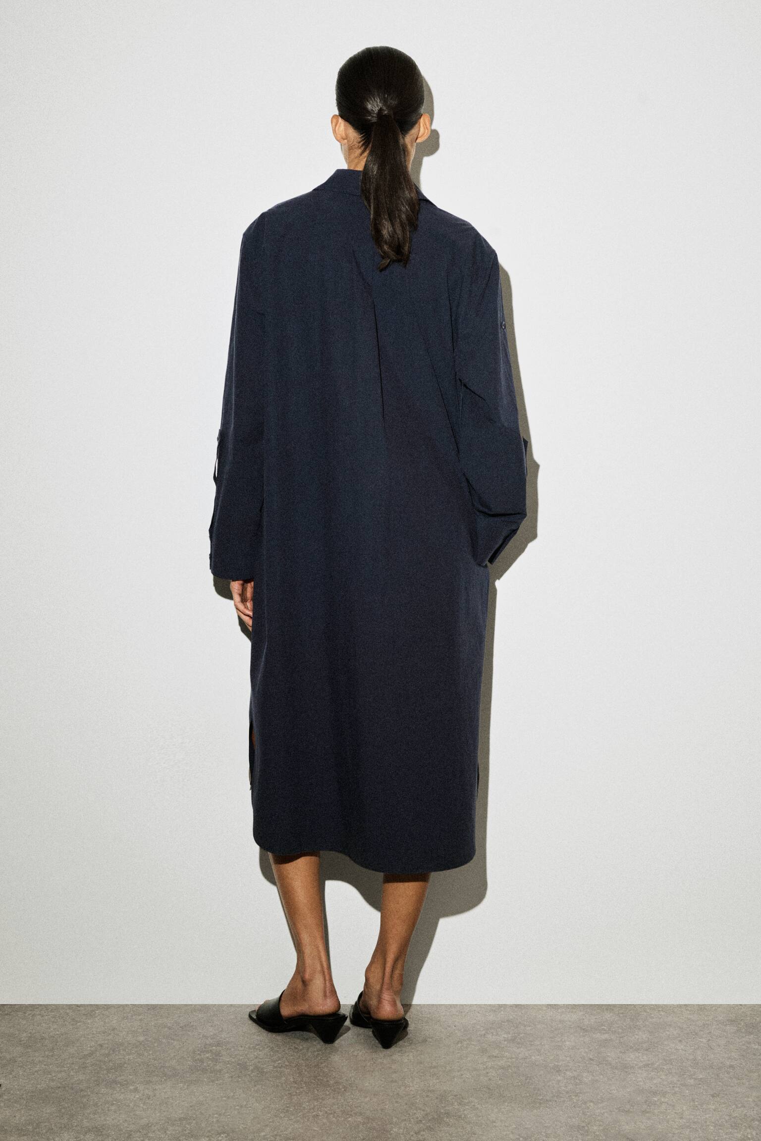 שמלת חולצה מידי מכותנה עם שרוולים מעוגלים - 4