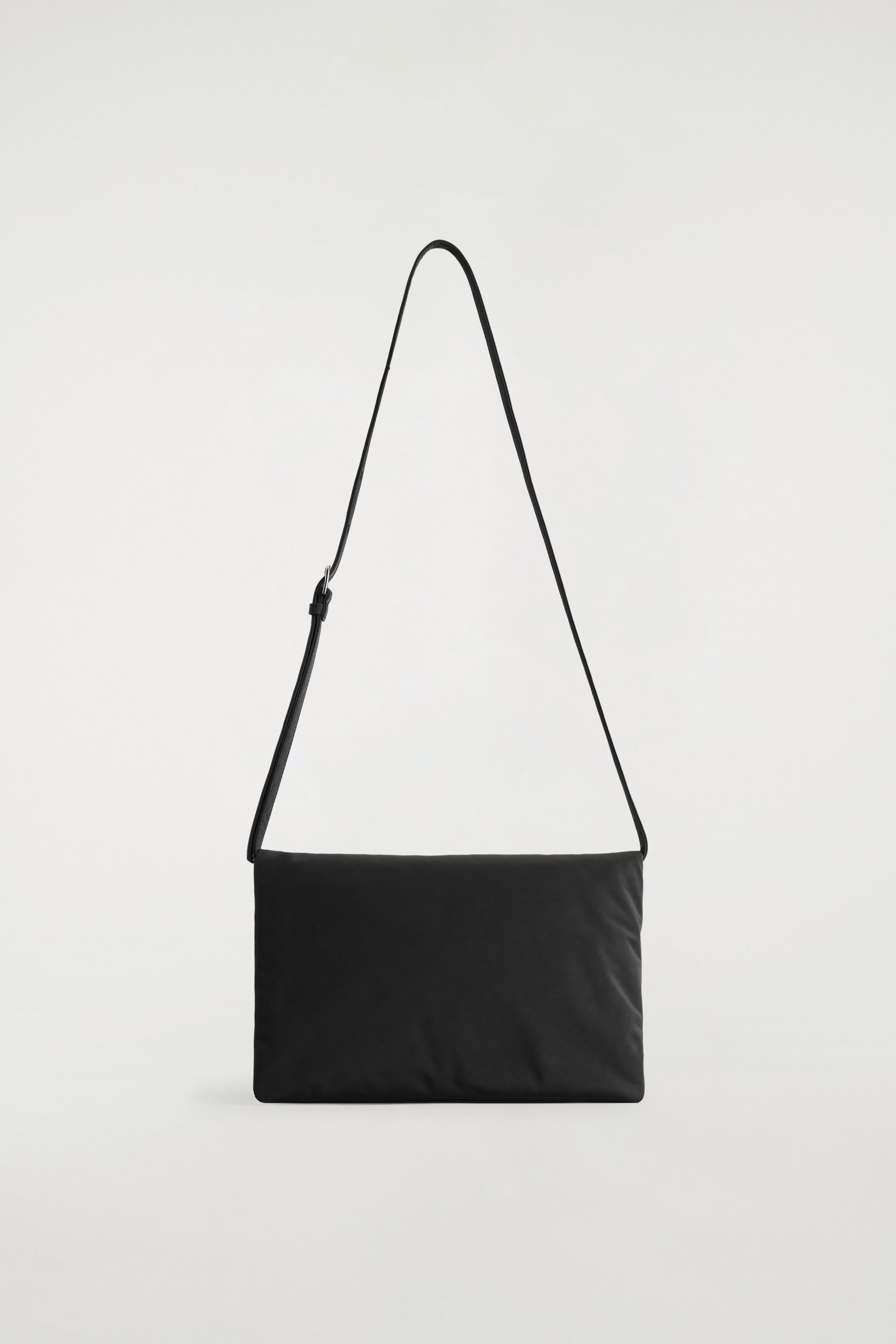 TRIFOLD PADDED CROSSBODY BAG