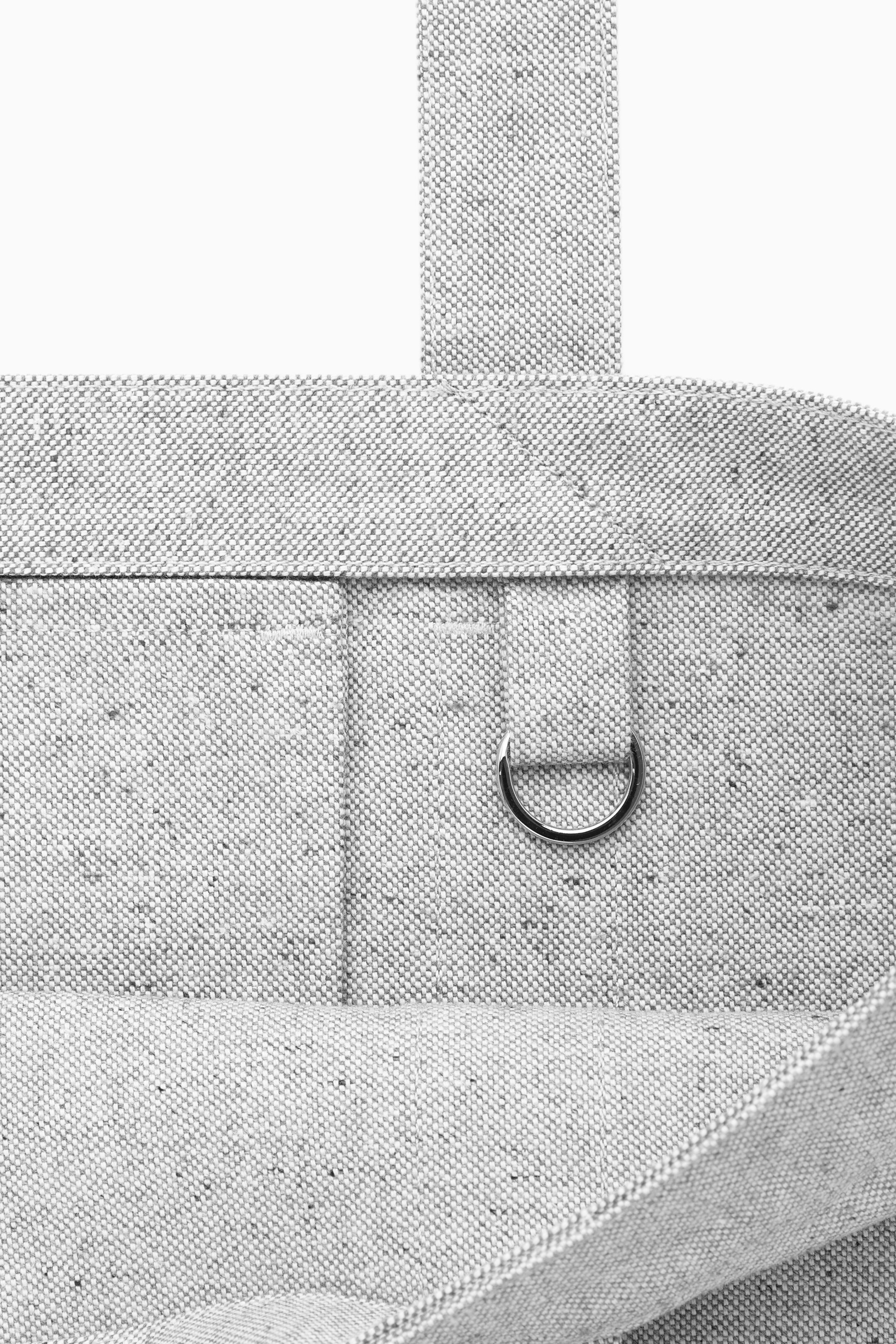 View larger image: COS UTILITY TOTE BAG - CANVAS - GREY - Men | H&M GB 3