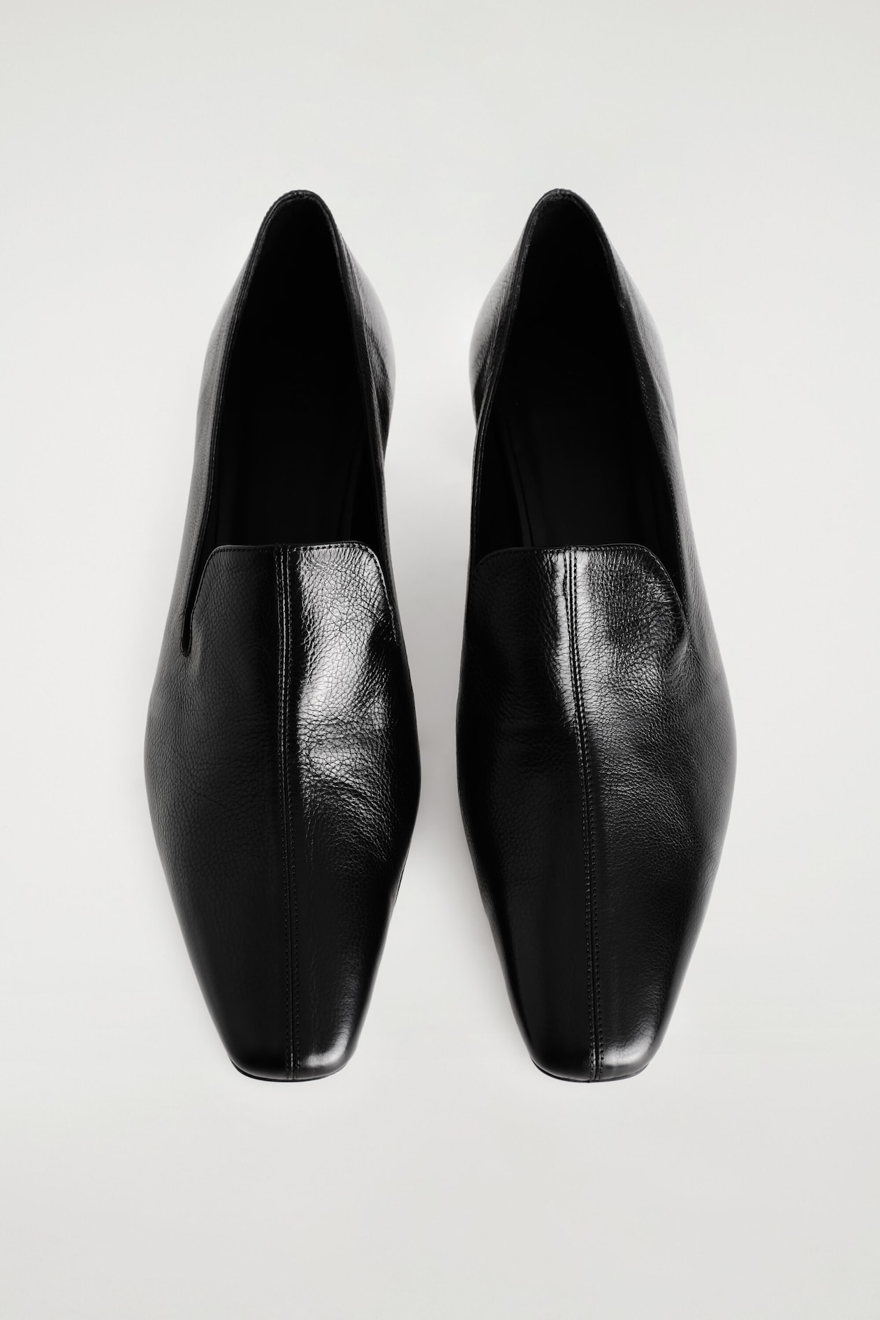 ANGULAR LEATHER HEELED LOAFERS — BLACK
