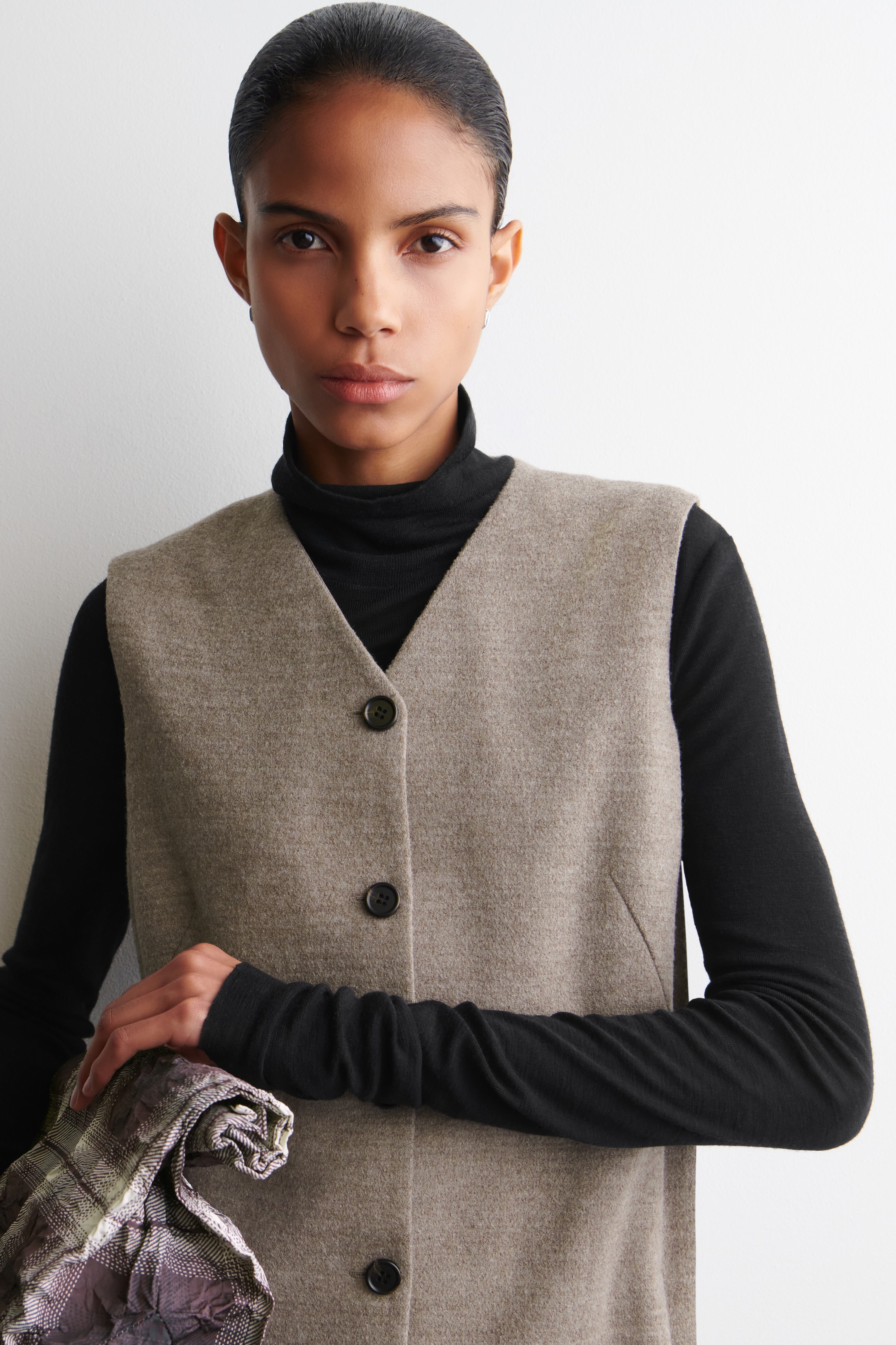 Ingrandisci l'immagine: MERINO WOOL BUTTONED SHIFT MINI DRESS - BEIGE MÉLANGE - DONNA | H&M CH 3