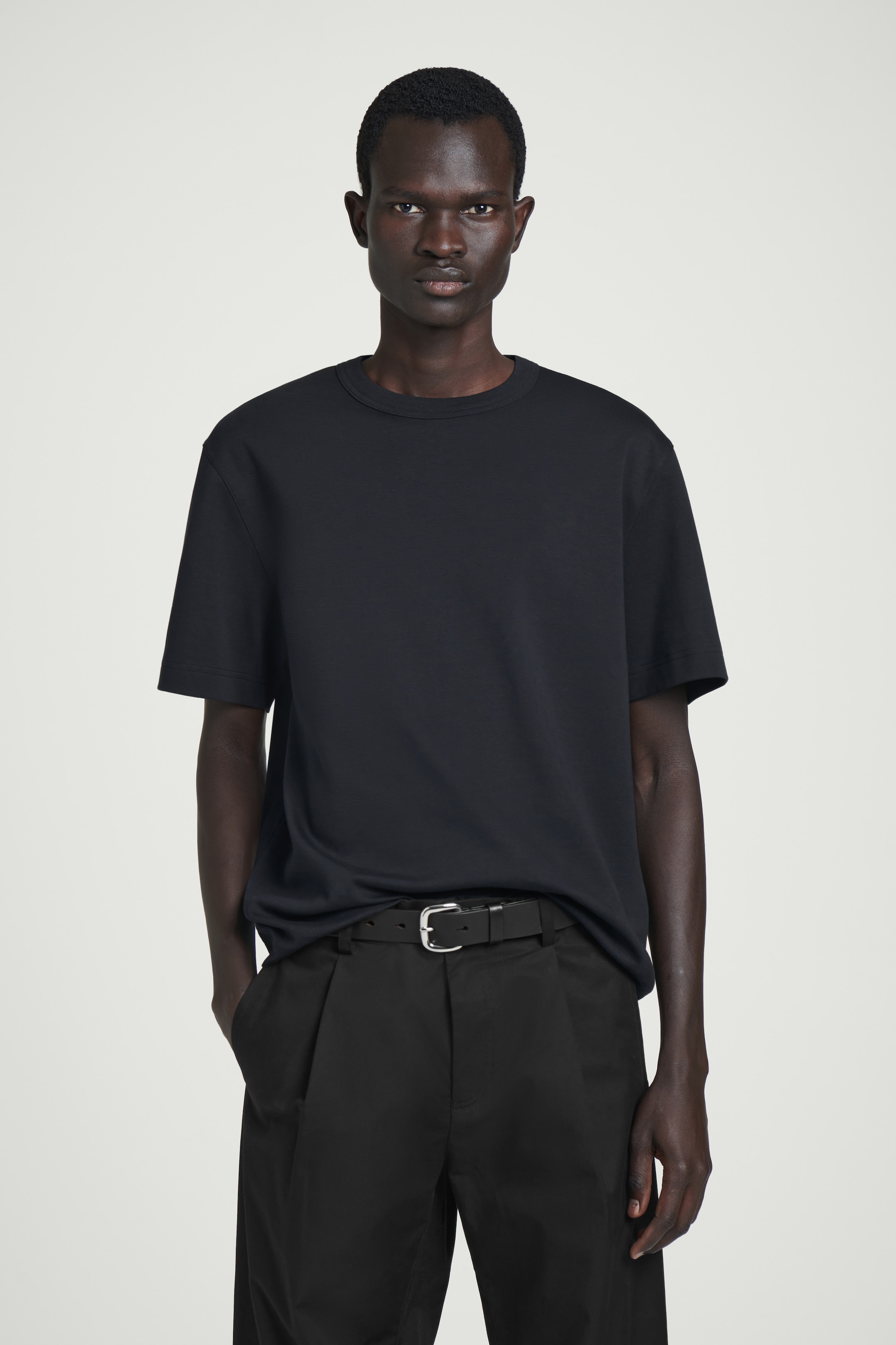Grotere afbeelding bekijken: INTERLOCK KATOENEN T-SHIRT MET RONDE HALS - MARINEBLAUW - HEREN | H&M BE 1