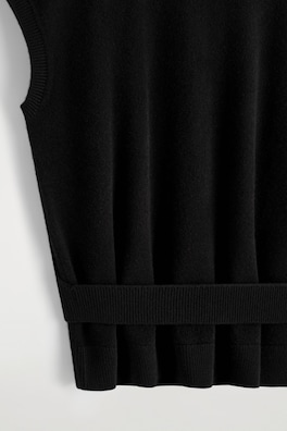 BELT-DETAIL FUNNEL-NECK WOOL VEST — BLACK 6