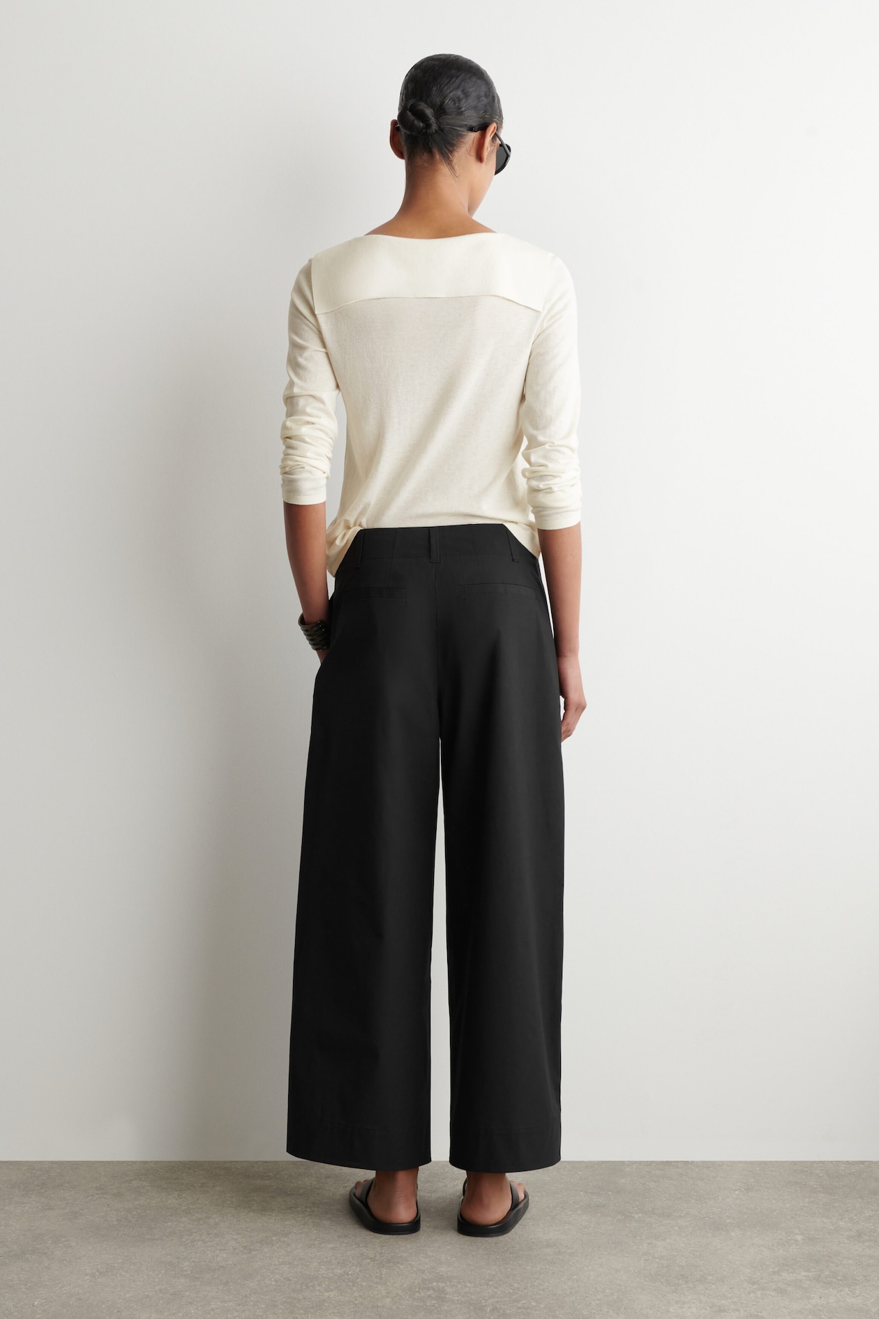PLEATED COTTON TAPERED UTILITY PANTS — BLACK