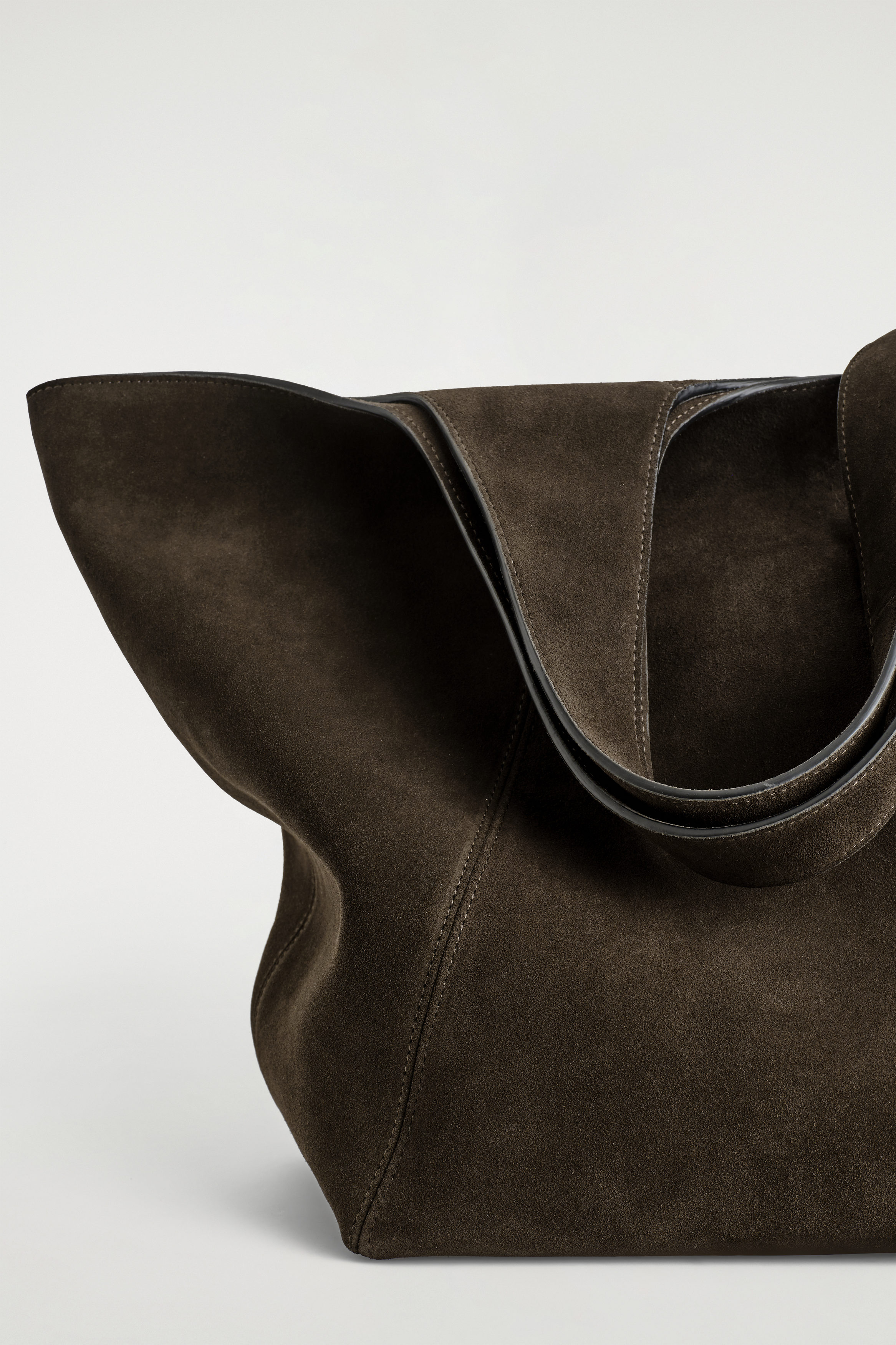 SCULPTED TOTE BAG - SUEDE - BROWN | COS US