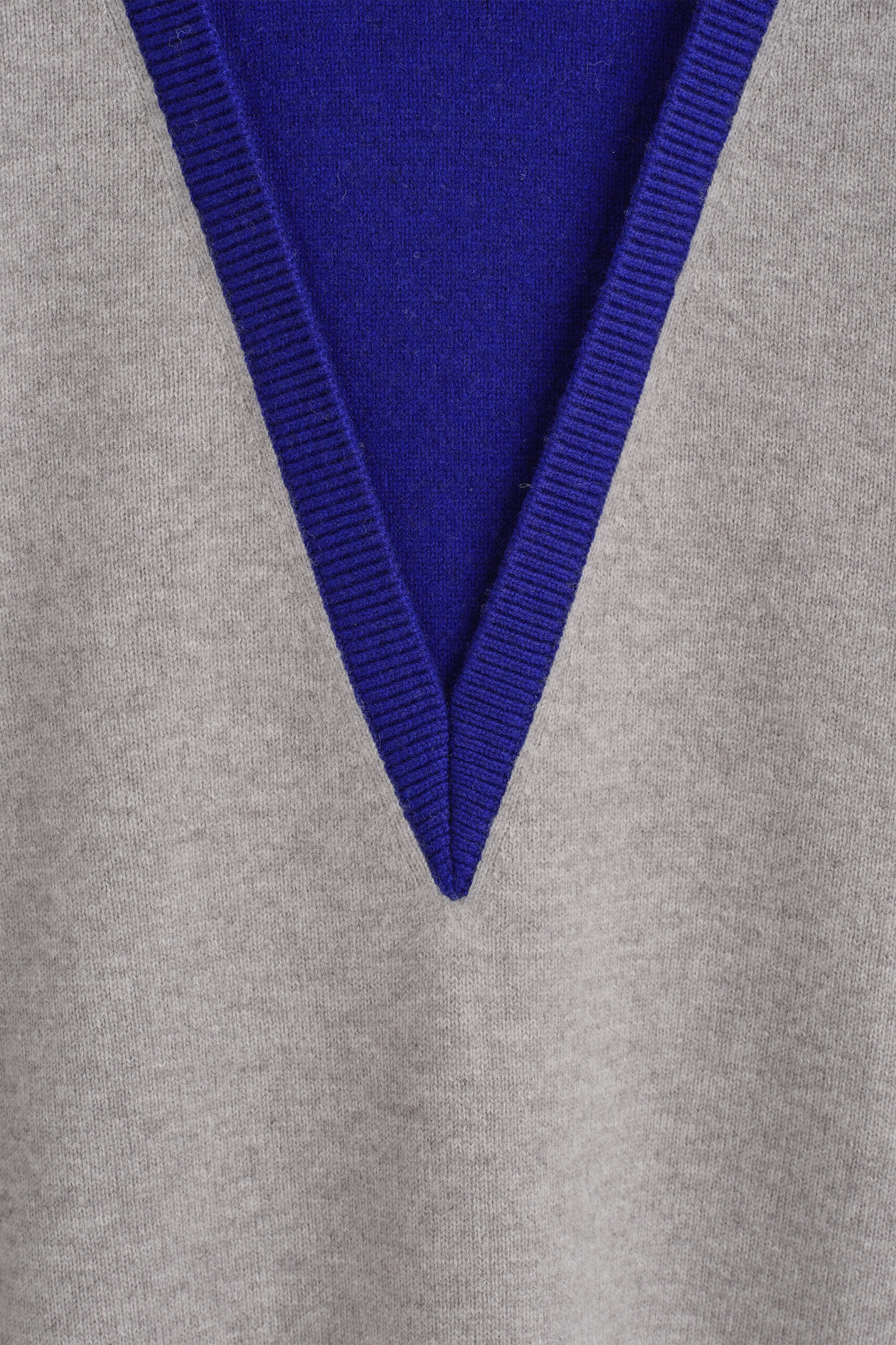 LAYERED MOCK-NECK MERINO WOOL SWEATER — GRAY / COBALT