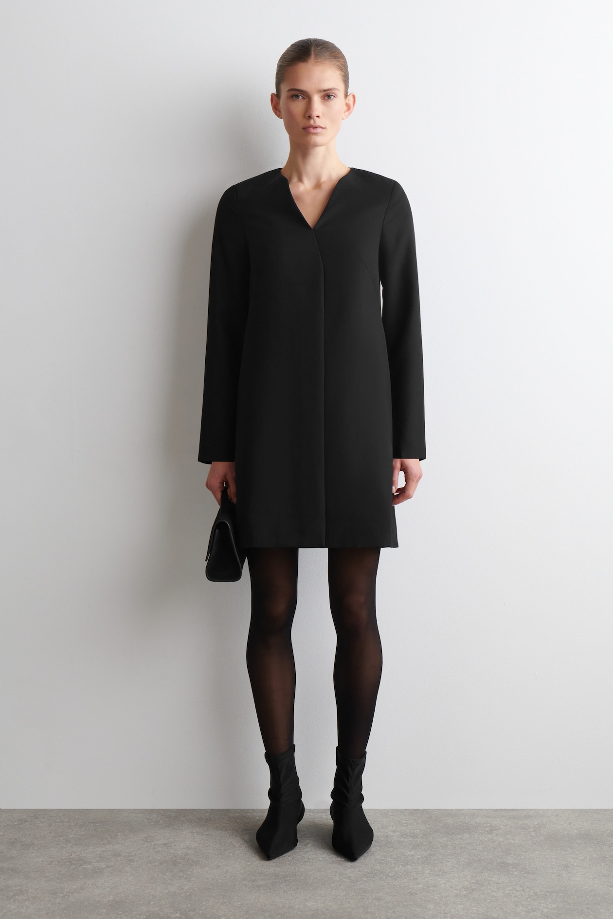 Cos Women's Tailored Wool-Blend Mini Dress in Black | Size: 6 Cos Women's Tailored Wool-Blend Mini Dress in Black | Size: 6