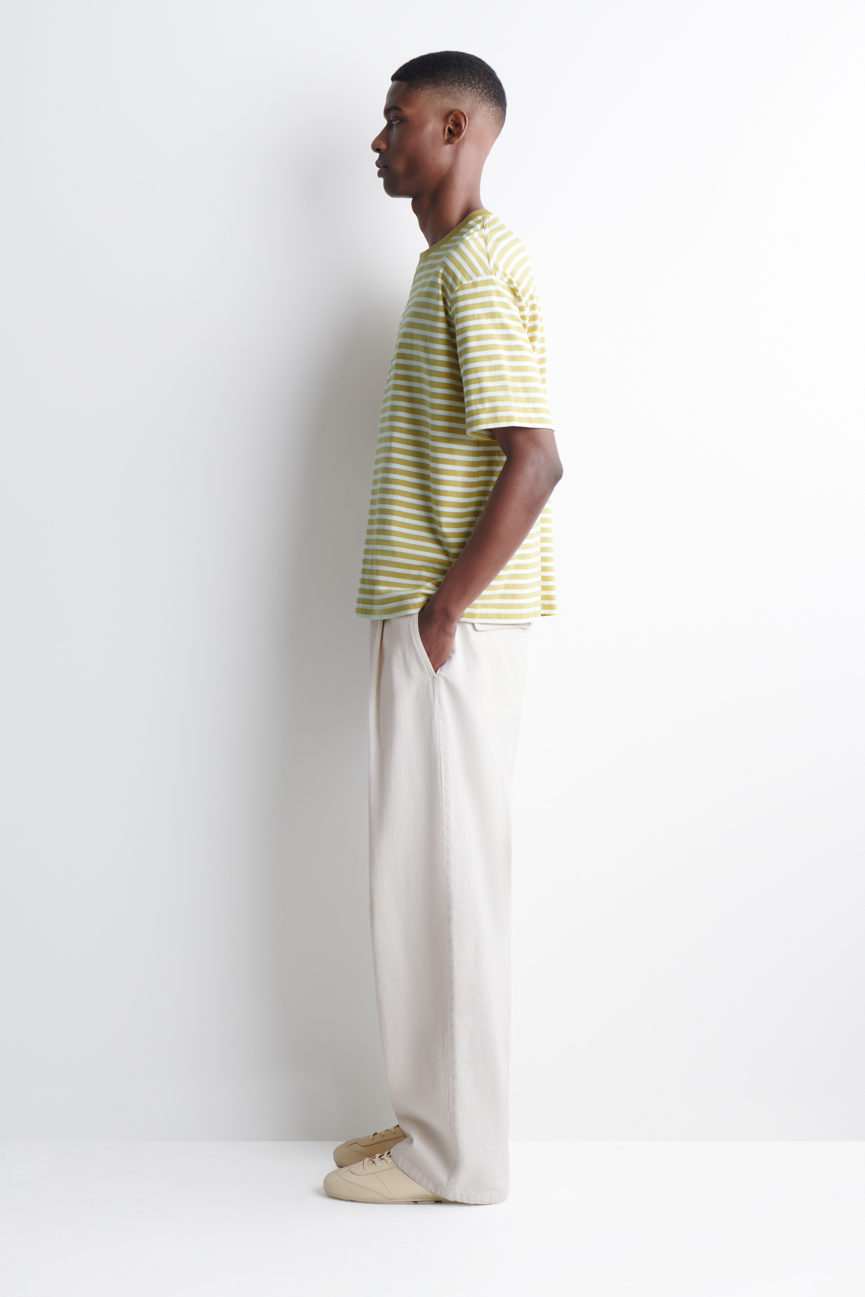 RELAXED LIGHTWEIGHT COTTON T-SHIRT