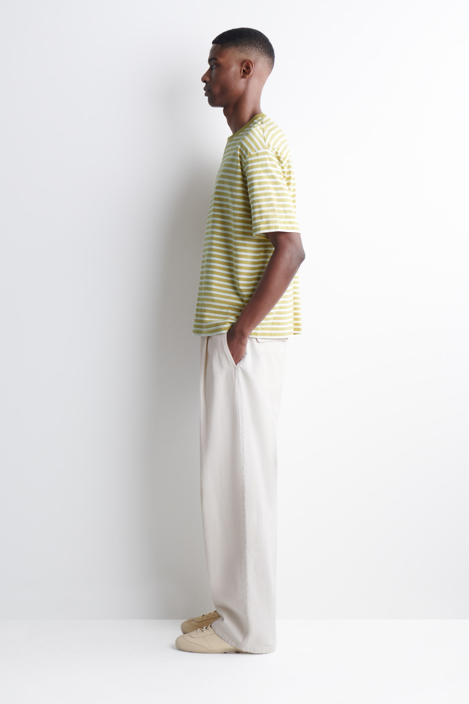 T-shirt Relaxada em Algodão Leve - Amarelo / Branco / Listrado/AZUL-MARINHO/CINZA MESCLA/PRETO/VERDE CLARO/BRANCO - 4